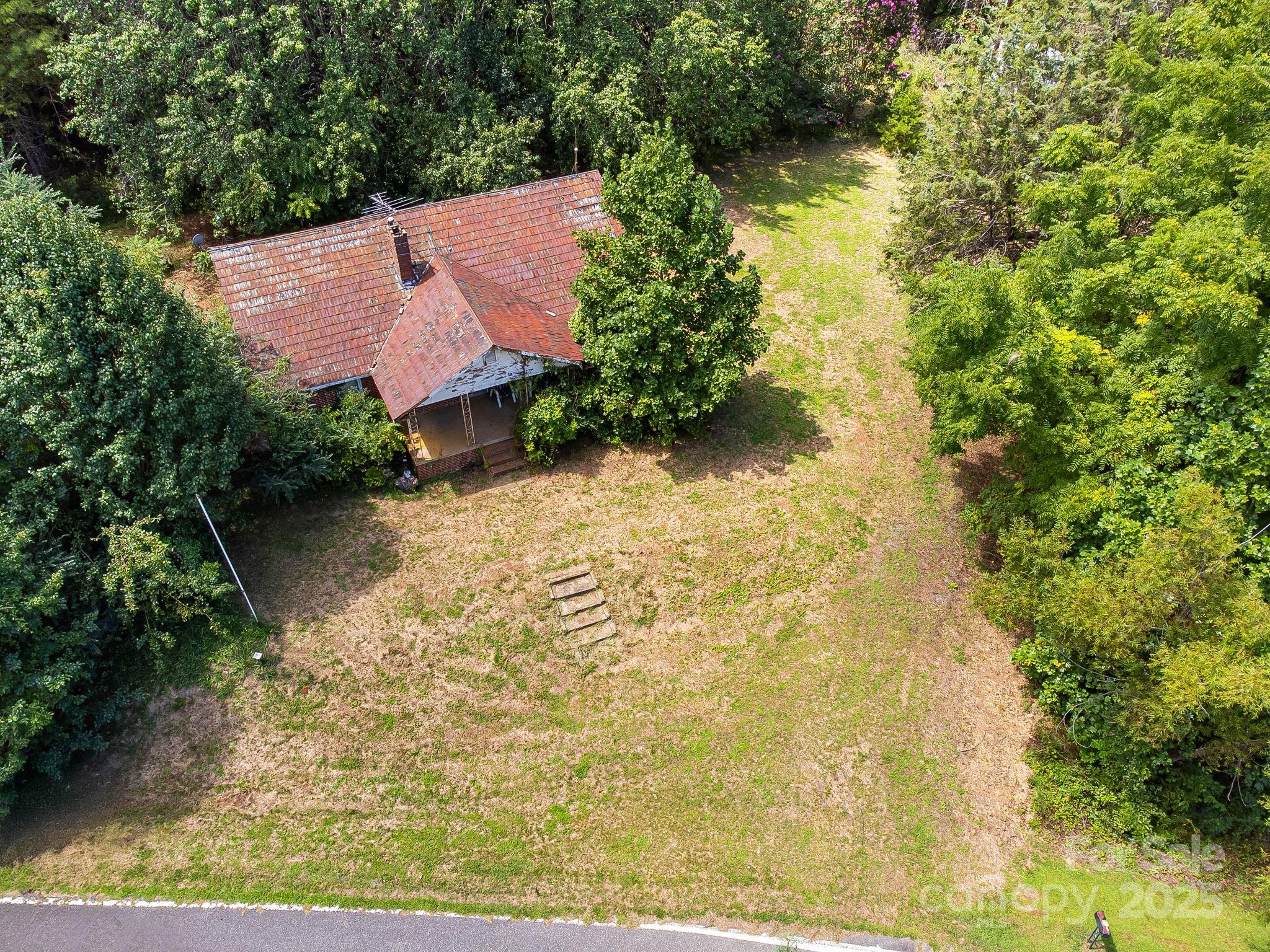 211 Luckadoo Road — Bostic