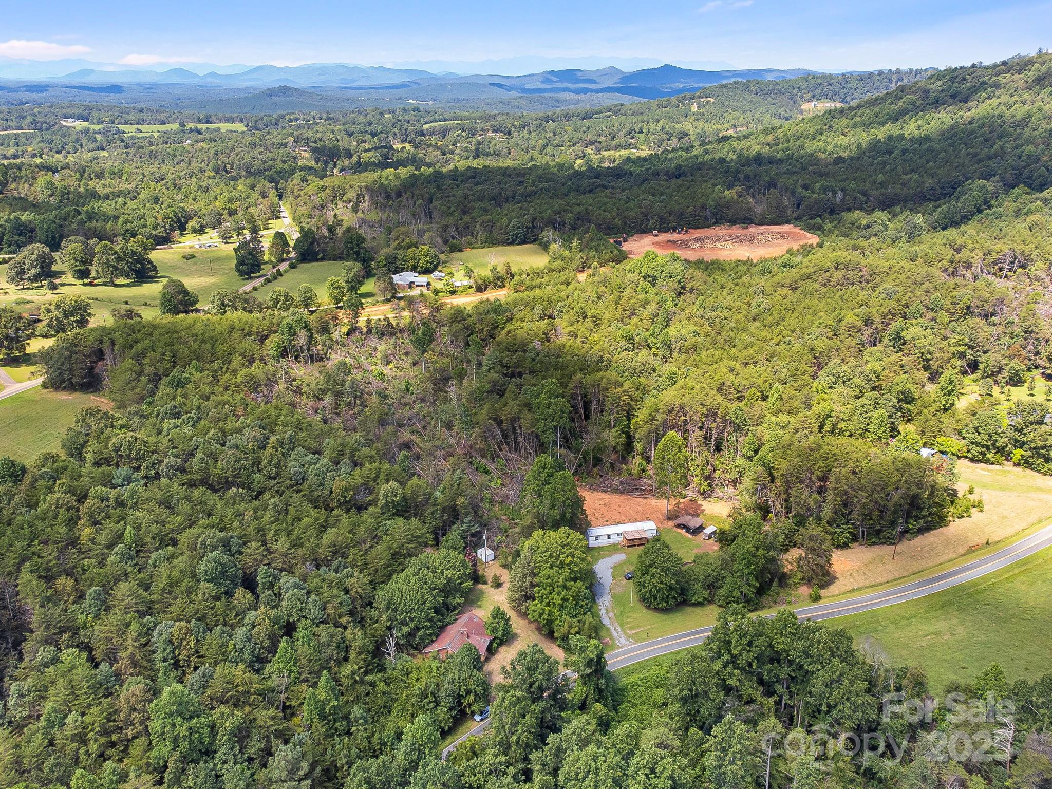 211 Luckadoo Road — Bostic