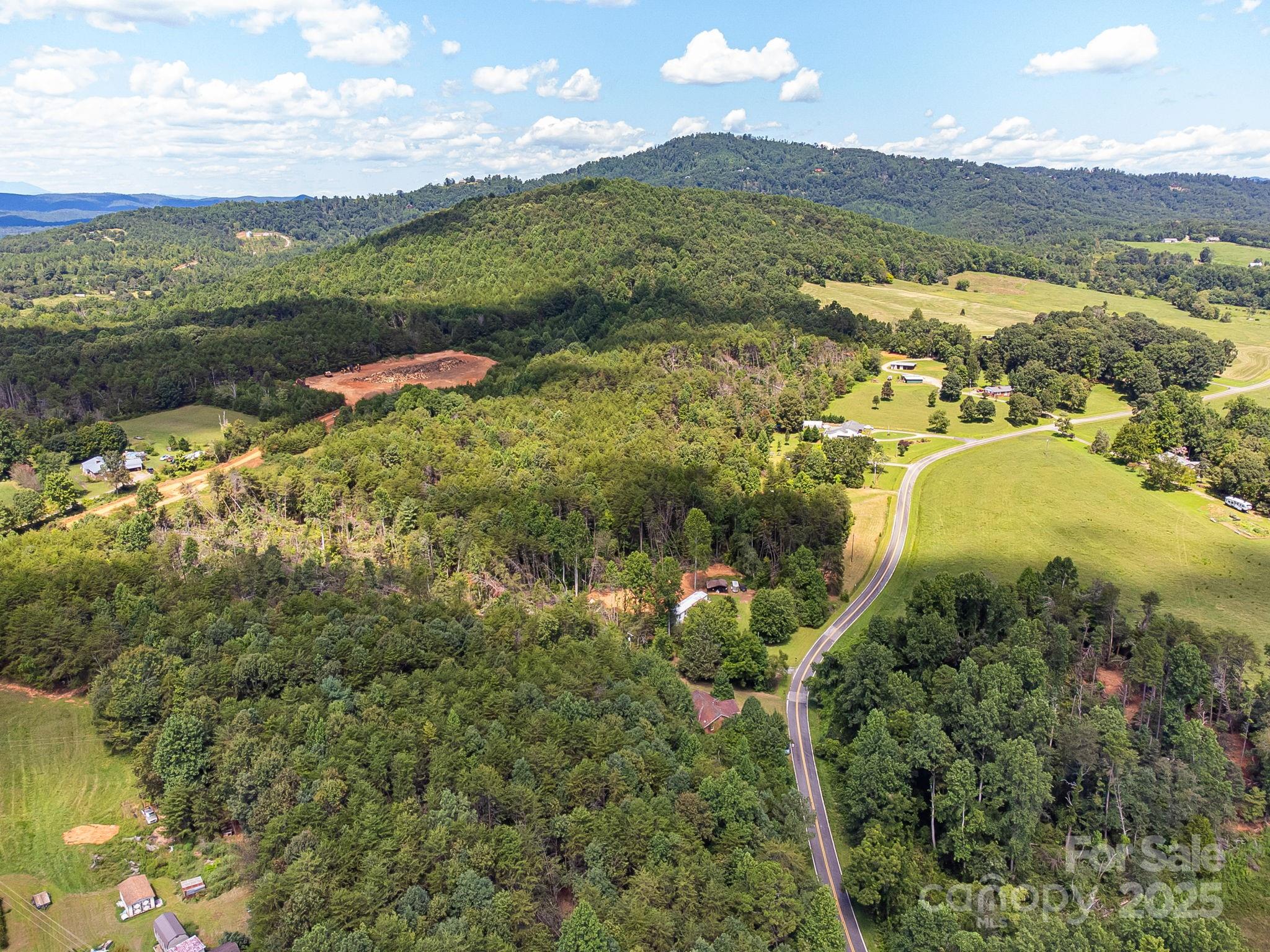 211 Luckadoo Road — Bostic