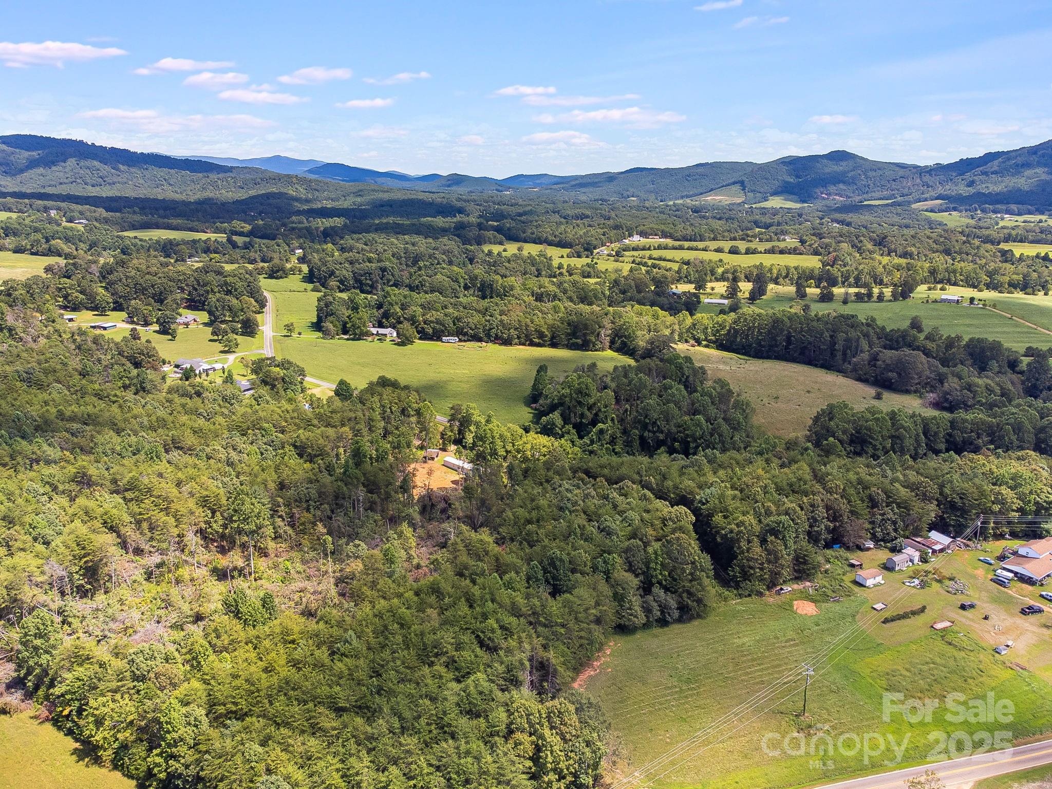 211 Luckadoo Road — Bostic