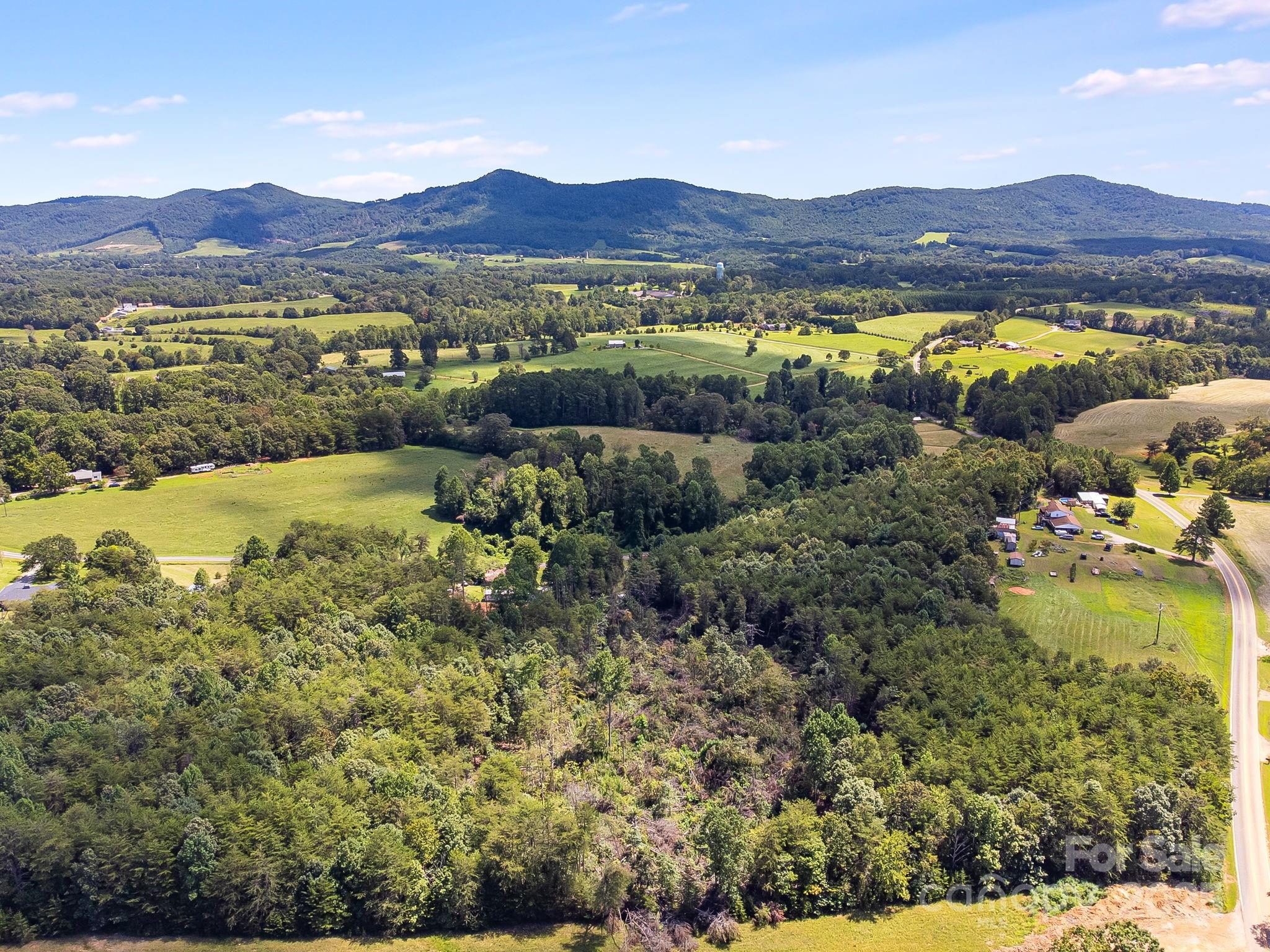 211 Luckadoo Road — Bostic