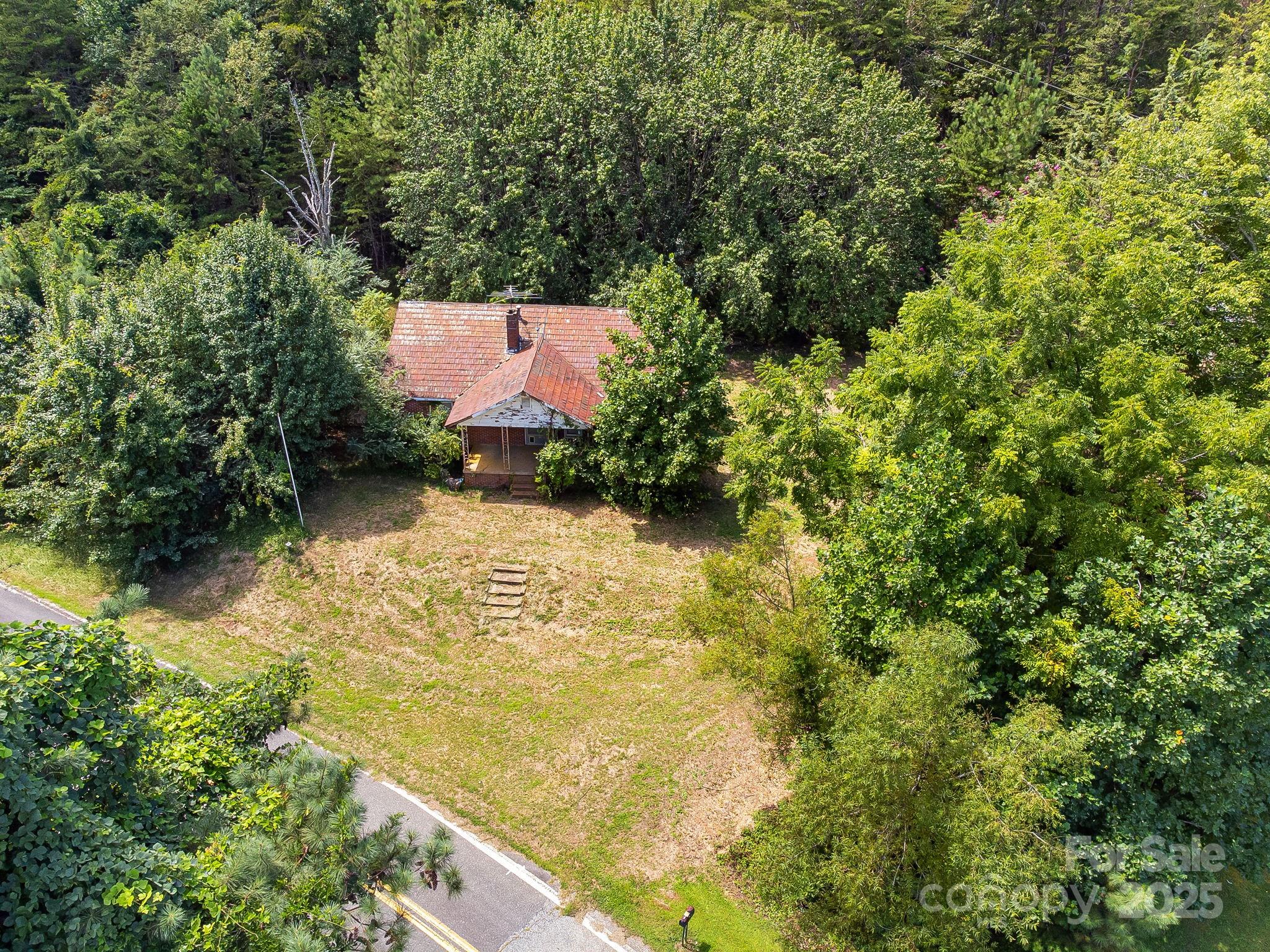211 Luckadoo Road — Bostic