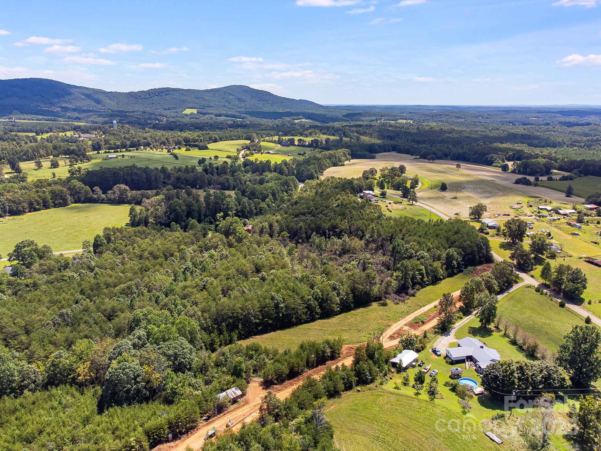 211 Luckadoo Road — Bostic