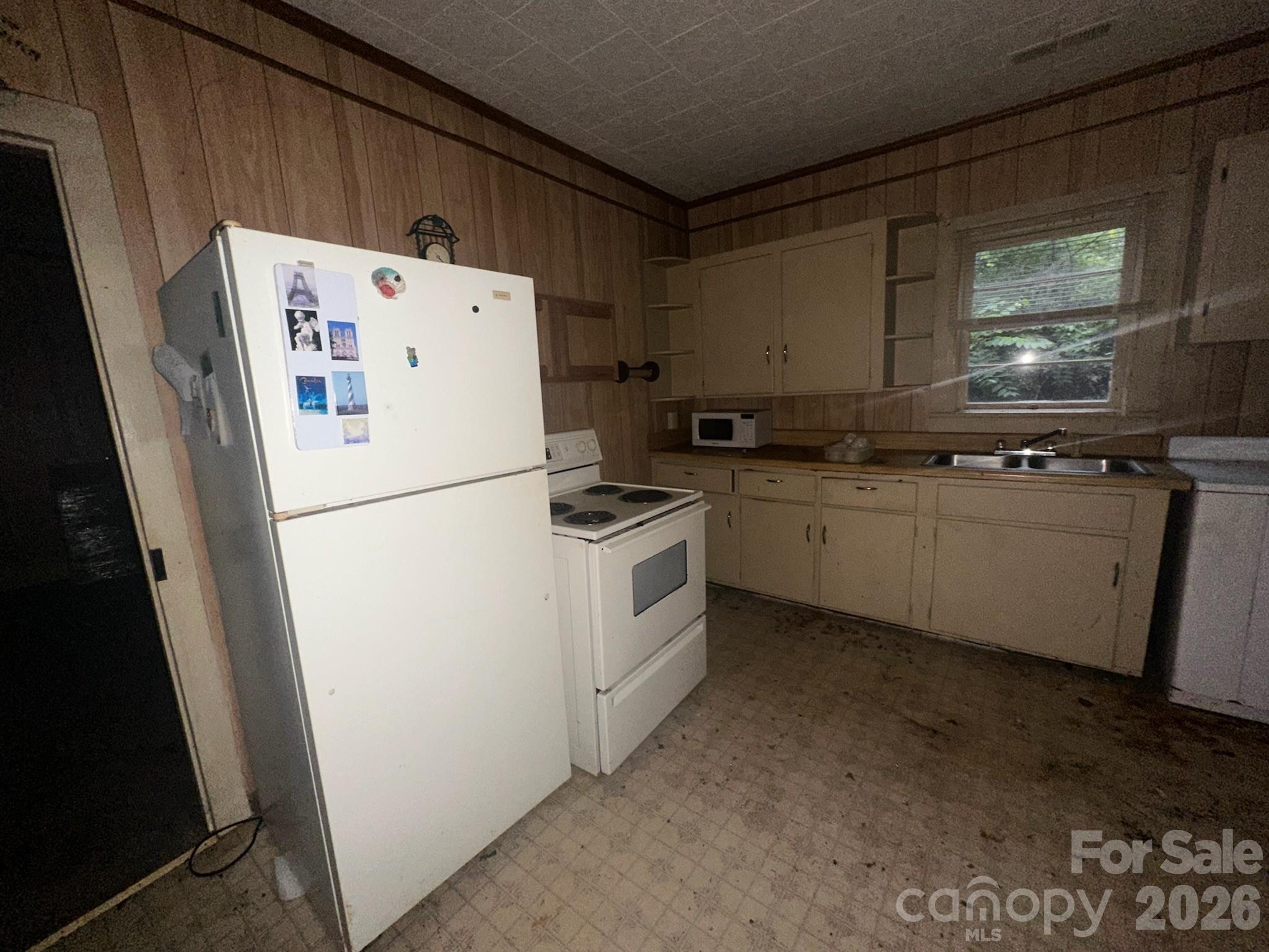 211 Luckadoo Road — Bostic