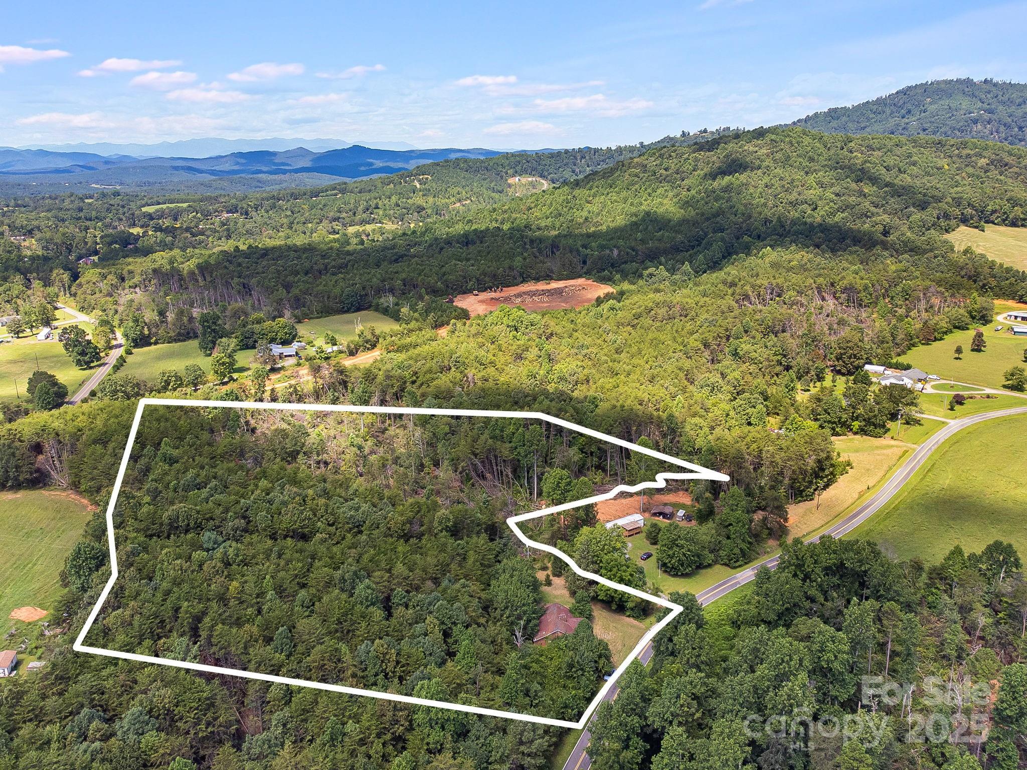 211 Luckadoo Road — Bostic