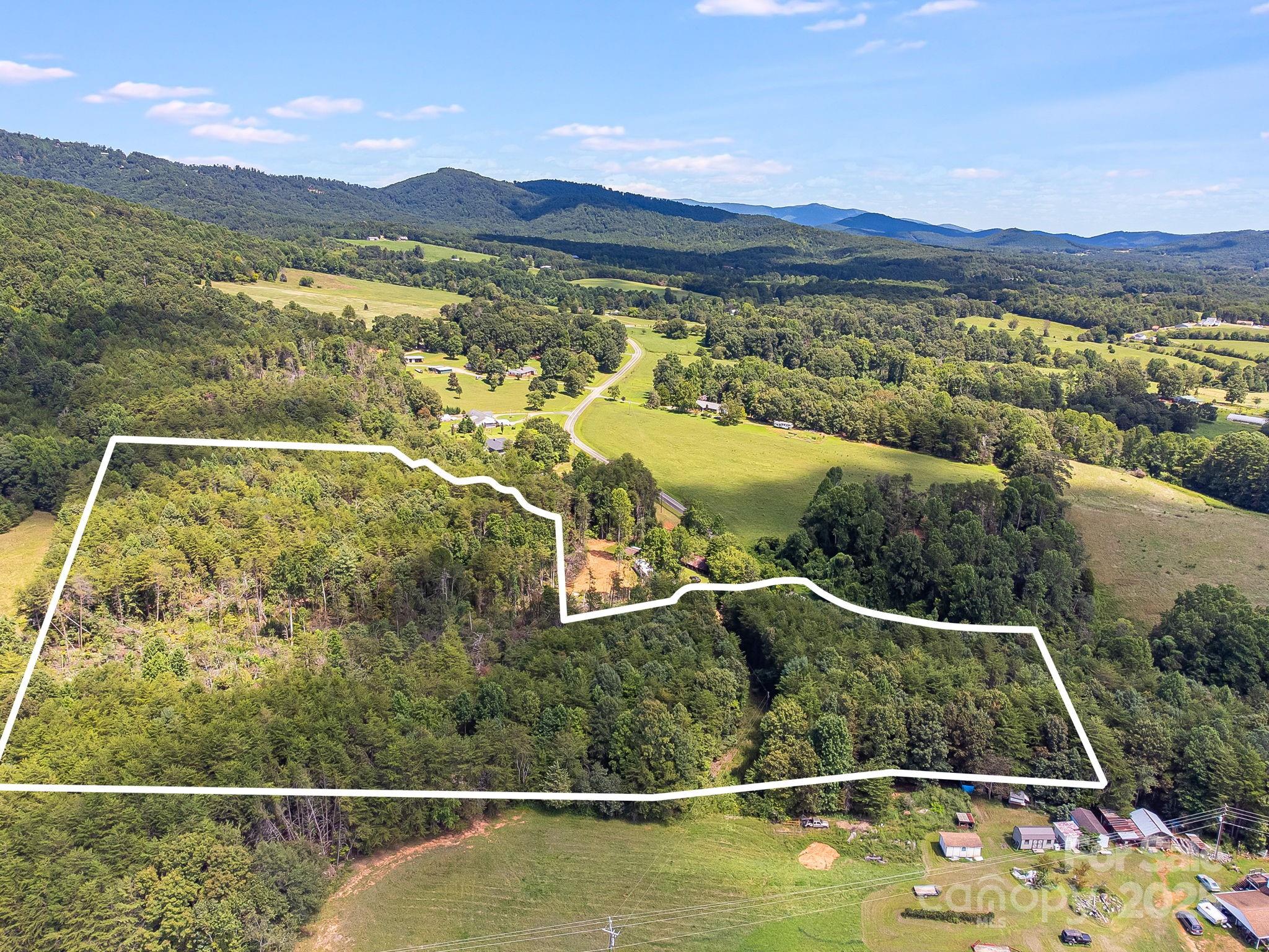 211 Luckadoo Road — Bostic