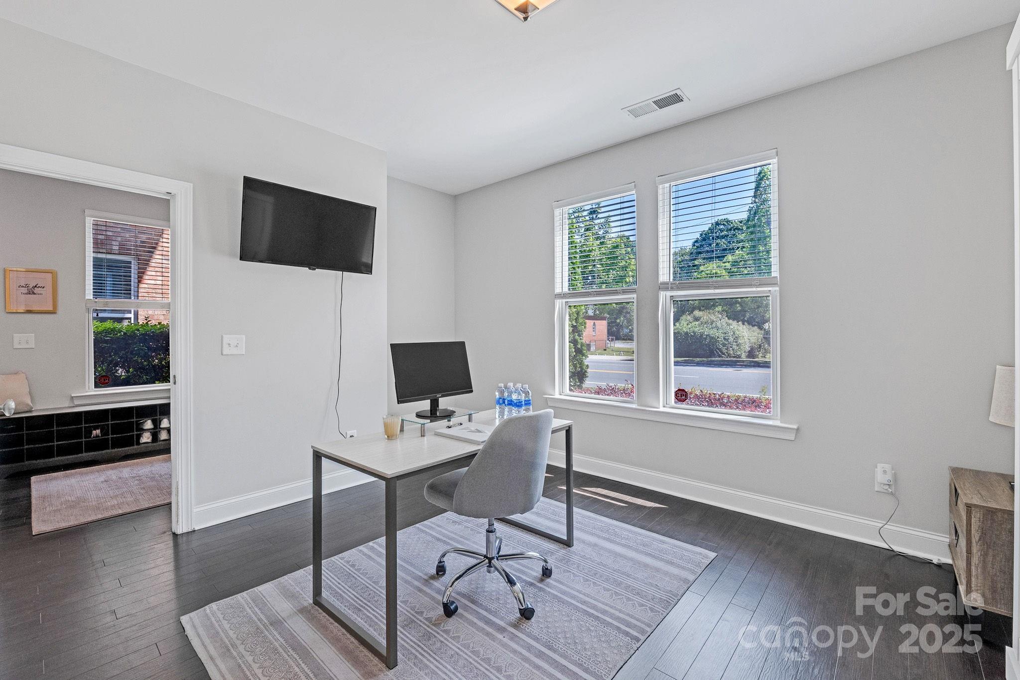 2551 Statesville Avenue — Charlotte