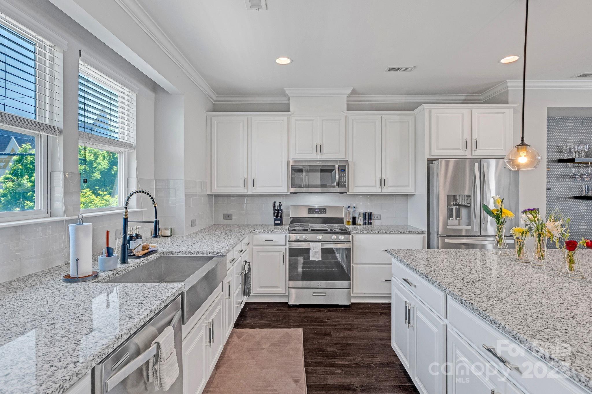 2551 Statesville Avenue — Charlotte