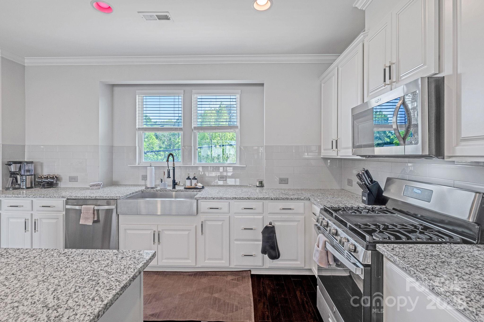 2551 Statesville Avenue — Charlotte