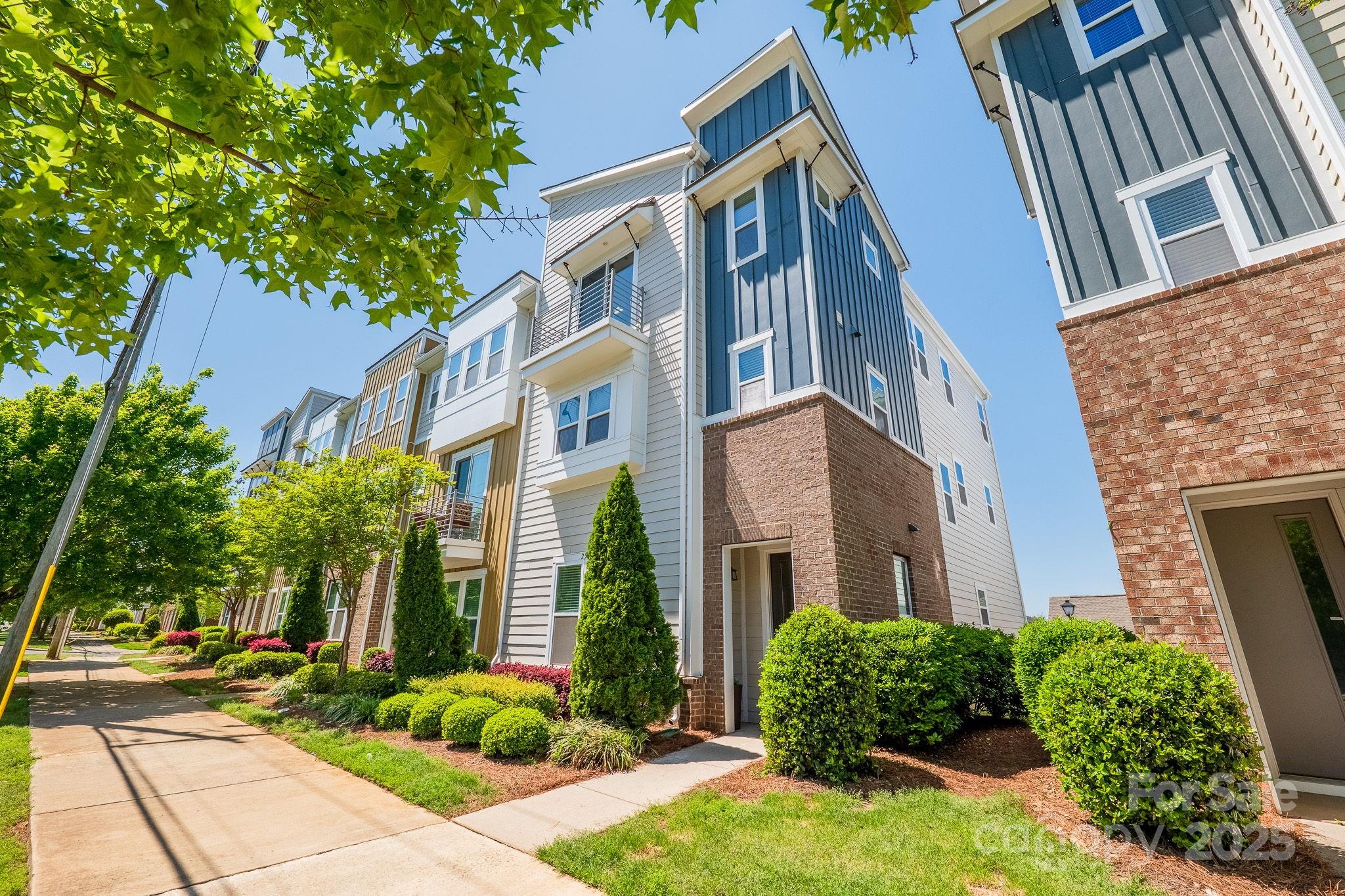 2551 Statesville Avenue — Charlotte