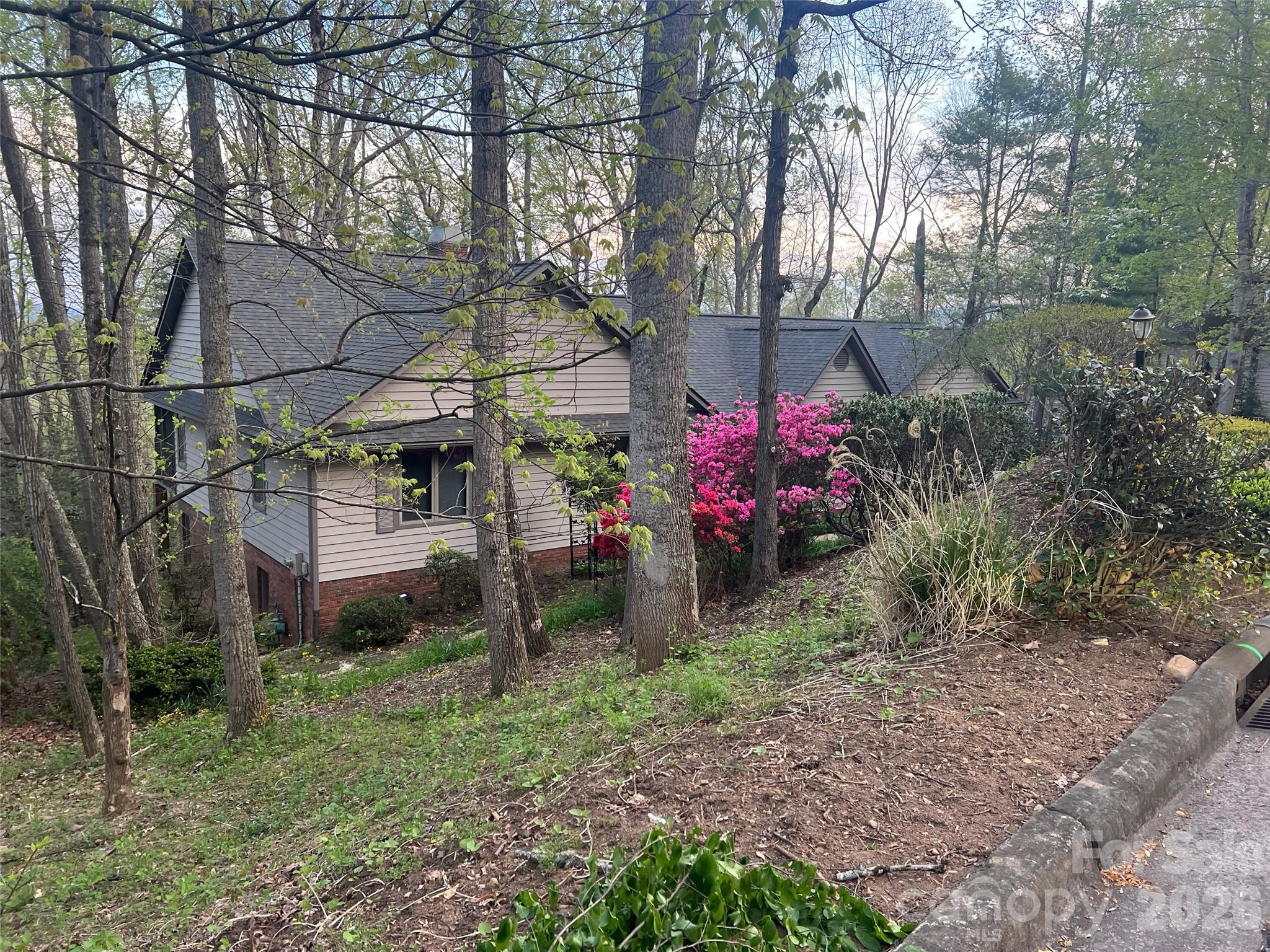 108 Galloway Drive — Asheville