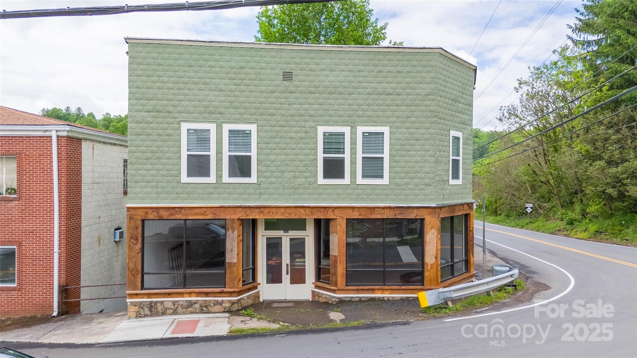 23 N 226 Highway — Bakersville