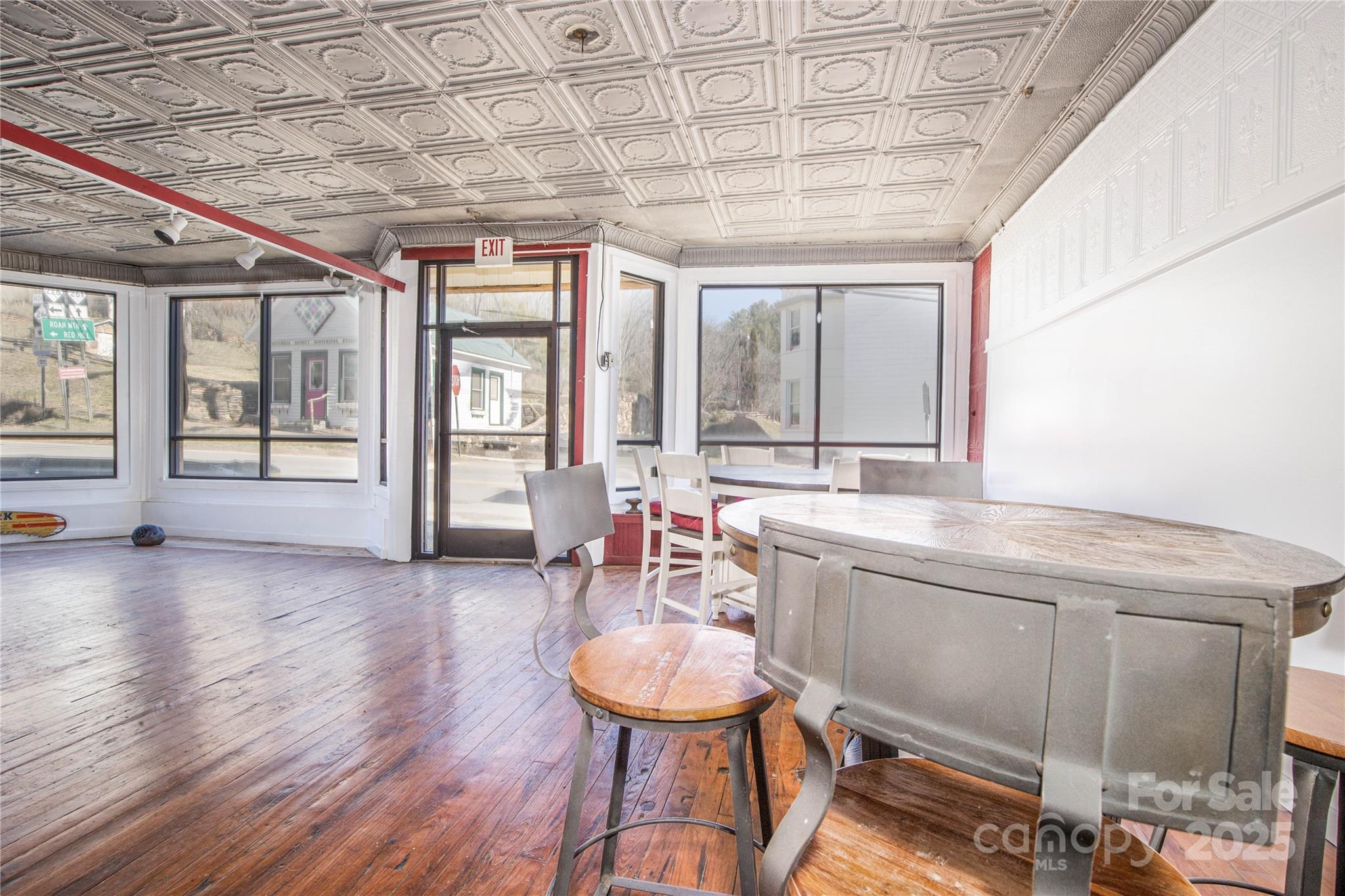 23 N 226 Highway — Bakersville