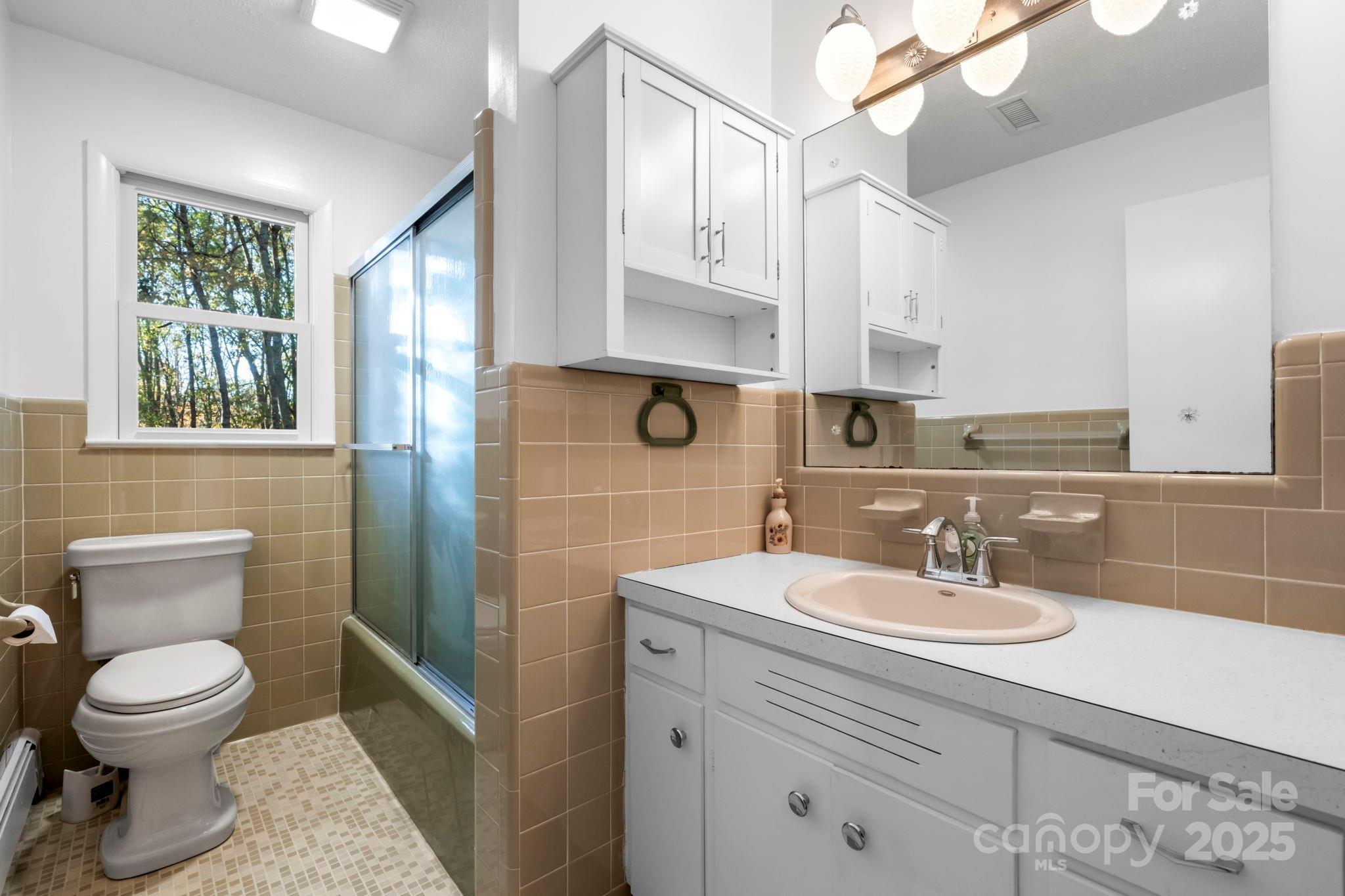 1185 10th Street Place Circle NW — Hickory