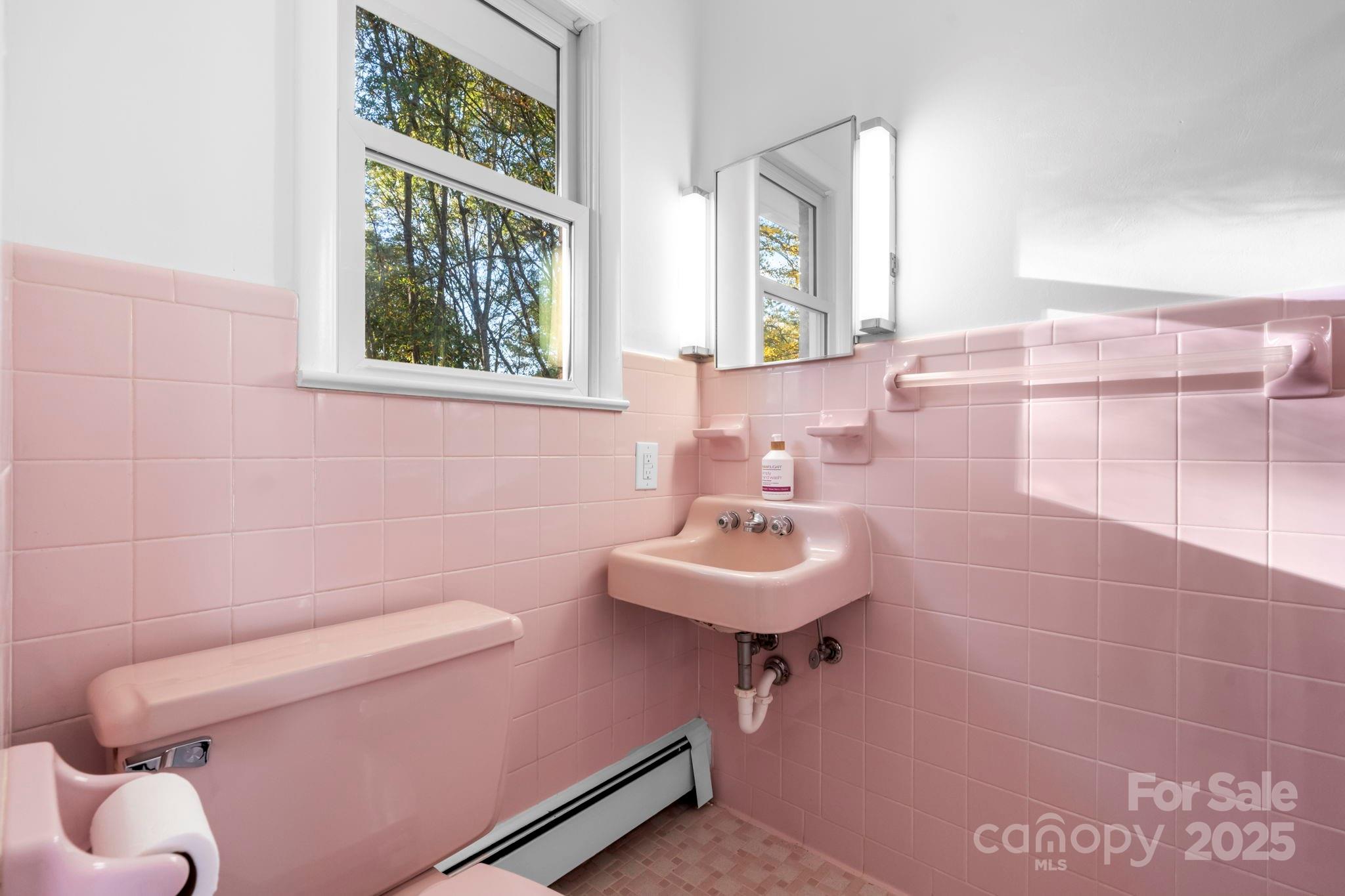 1185 10th Street Place Circle NW — Hickory