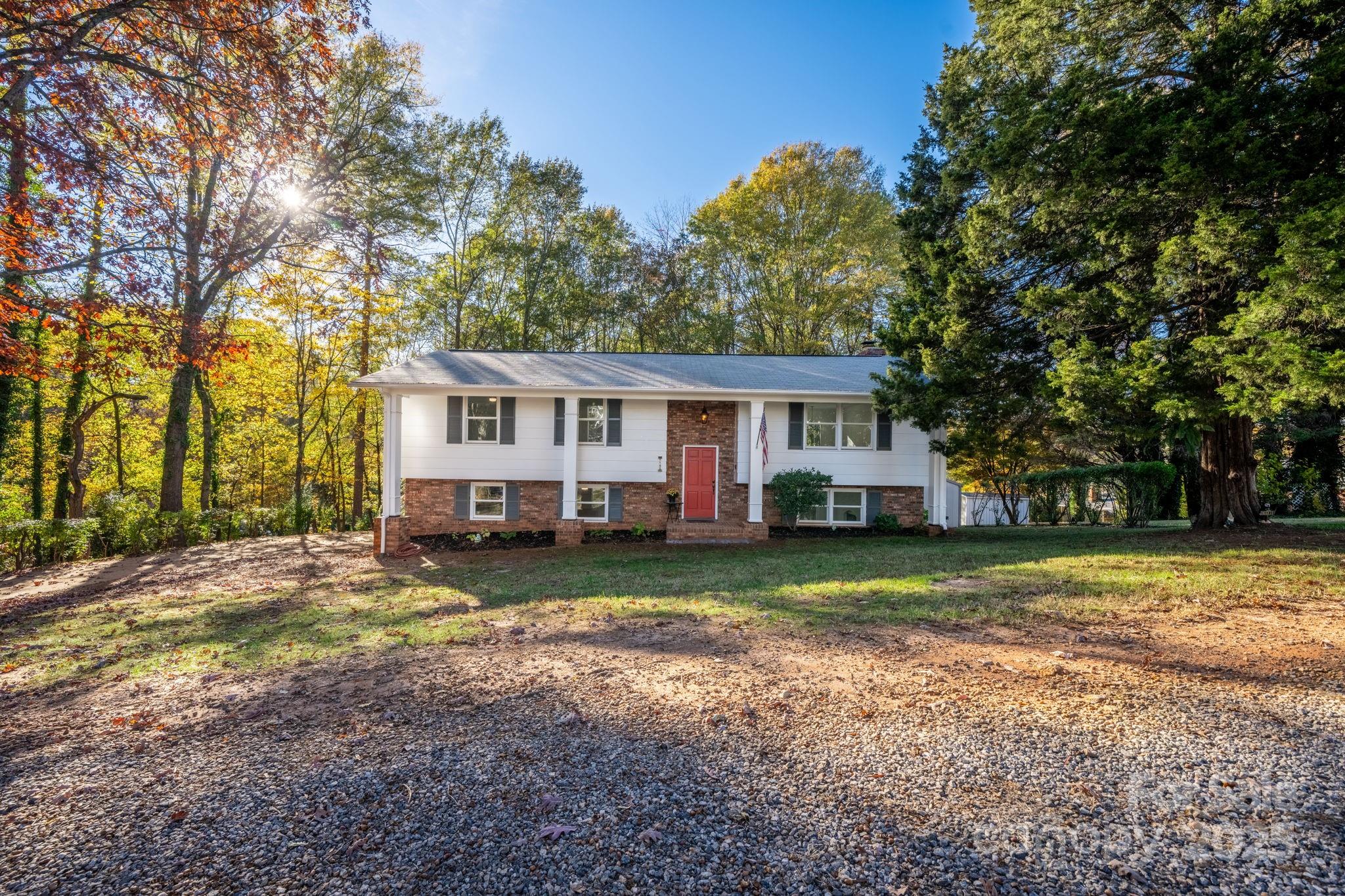 1185 10th Street Place Circle NW — Hickory