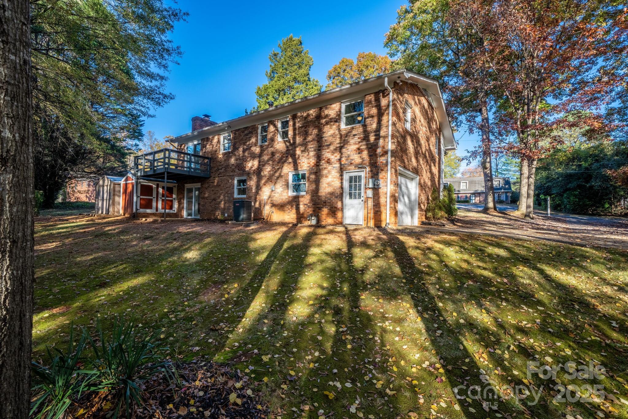 1185 10th Street Place Circle NW — Hickory
