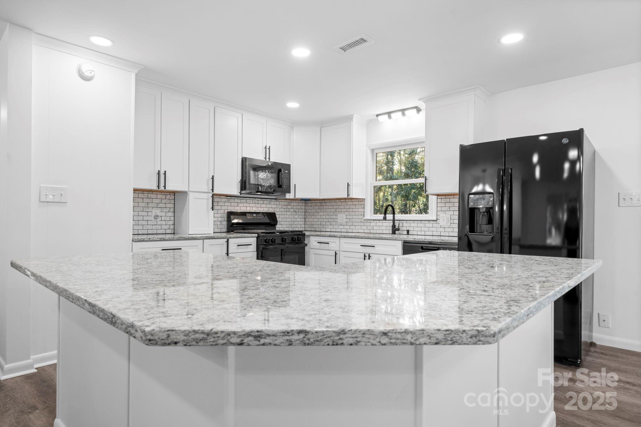 1185 10th Street Place Circle NW — Hickory
