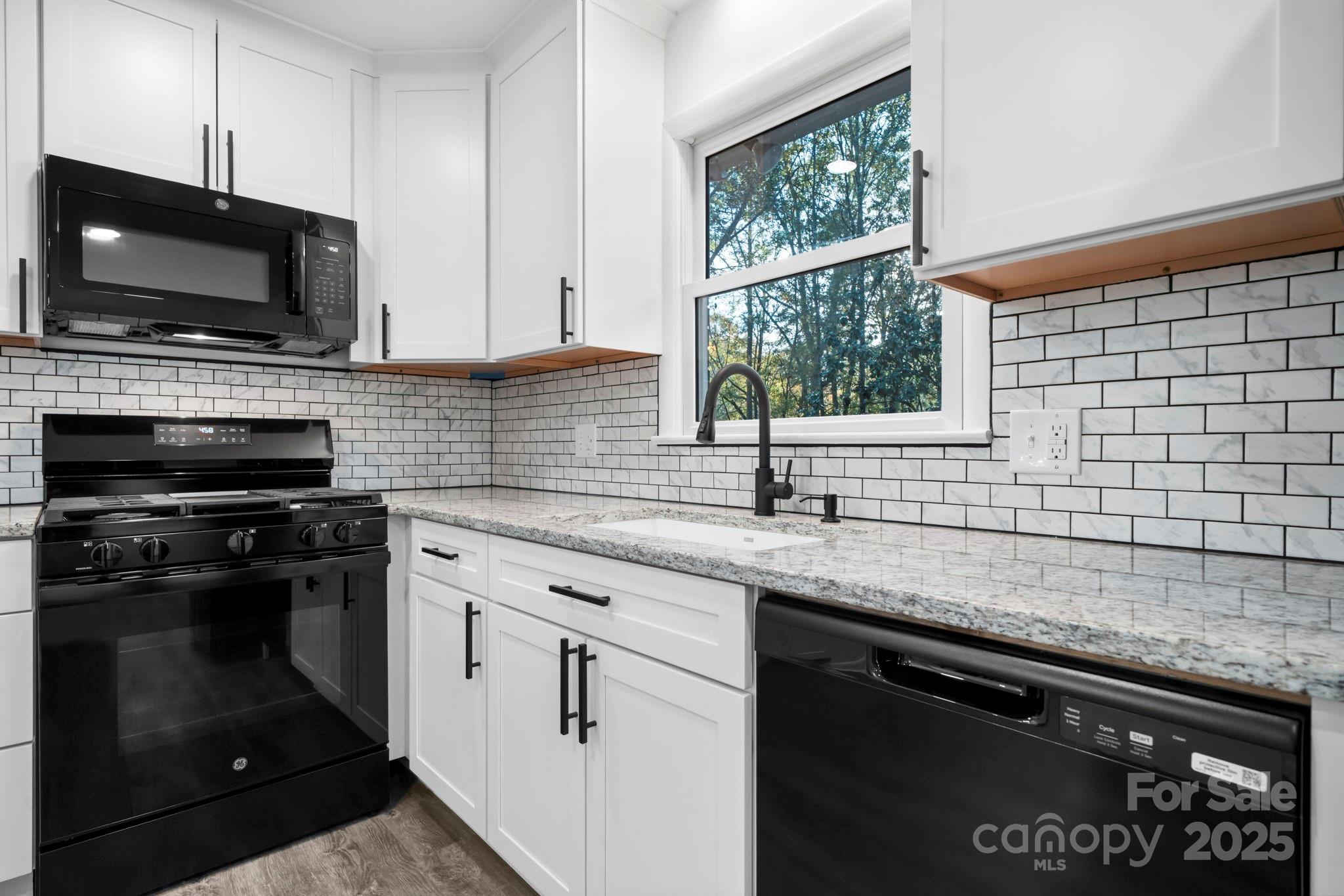 1185 10th Street Place Circle NW — Hickory