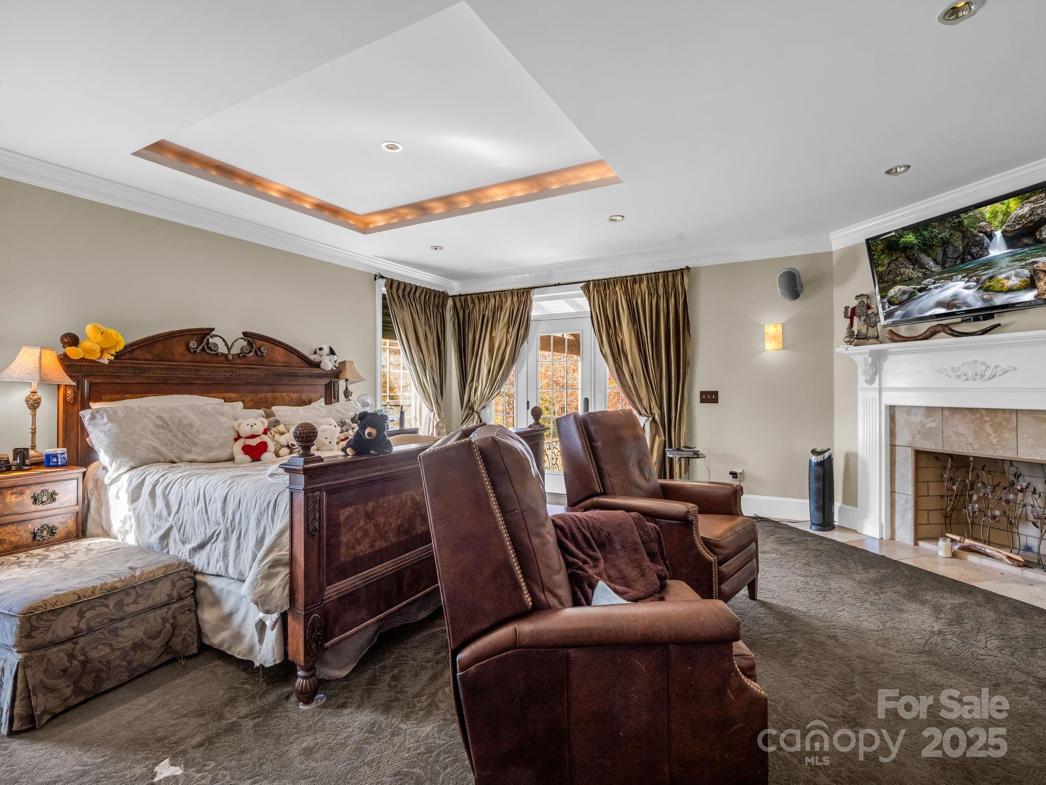 1102 S Mountain Road — Bostic