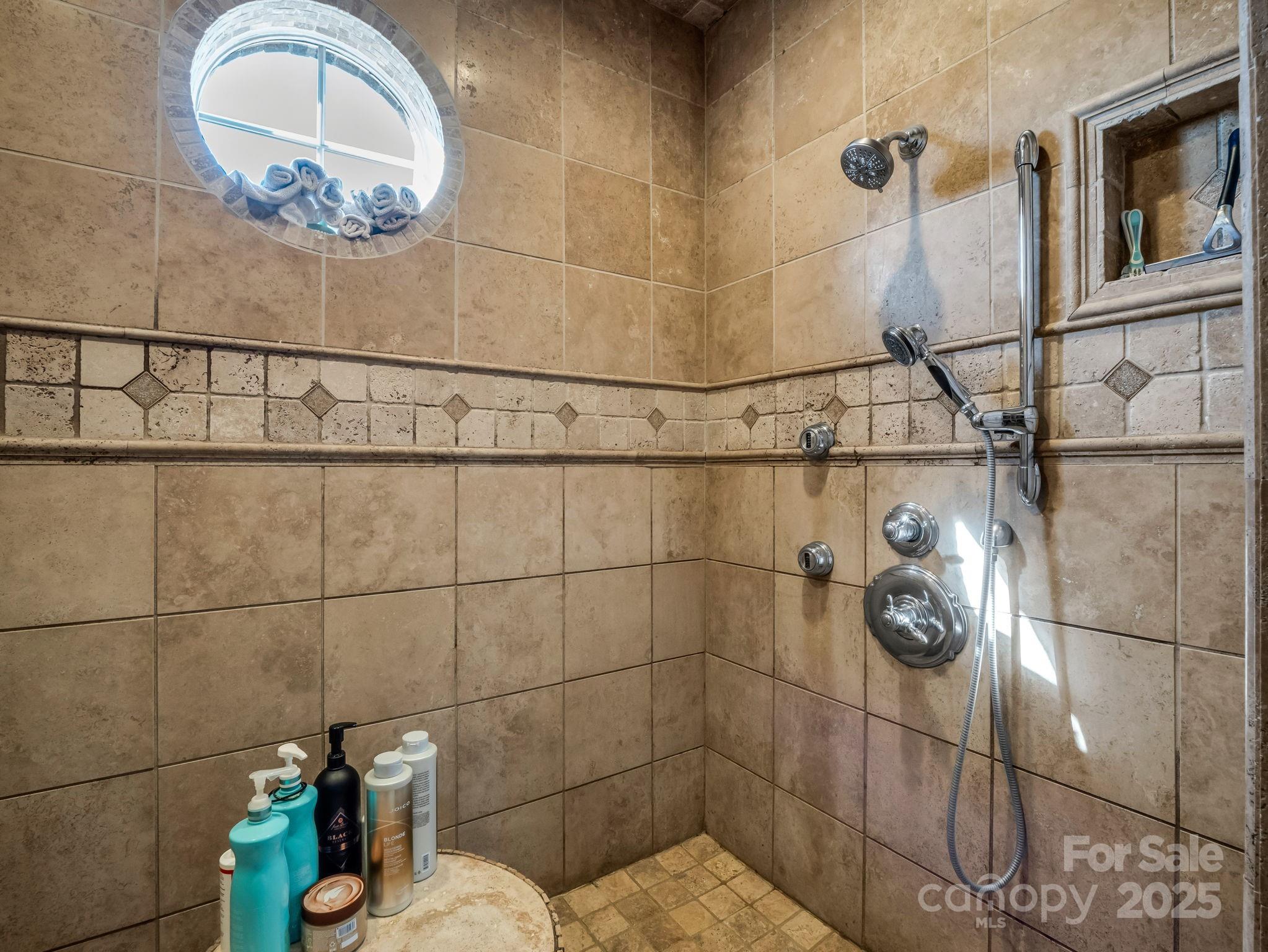 1102 S Mountain Road — Bostic