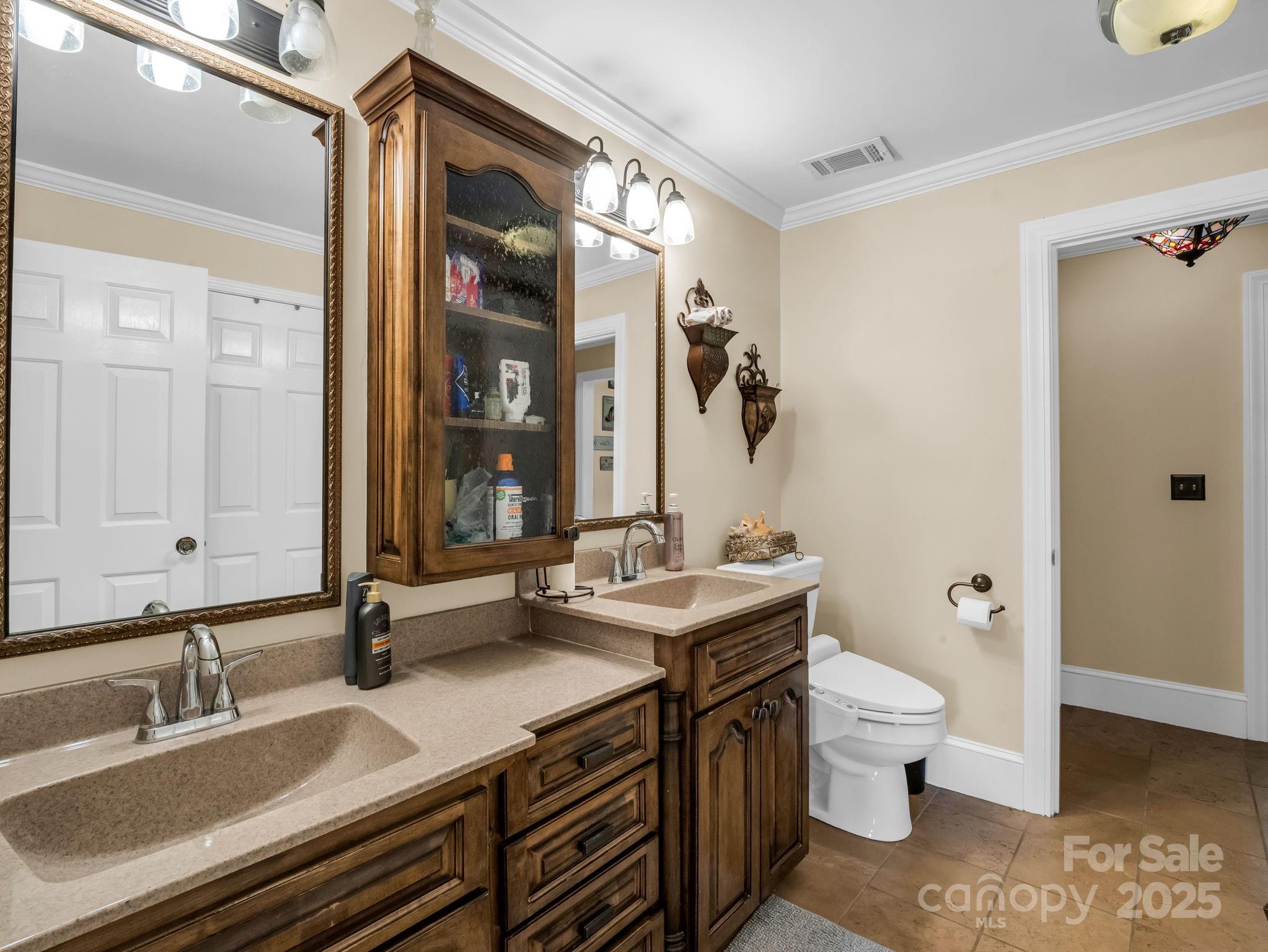 1102 S Mountain Road — Bostic