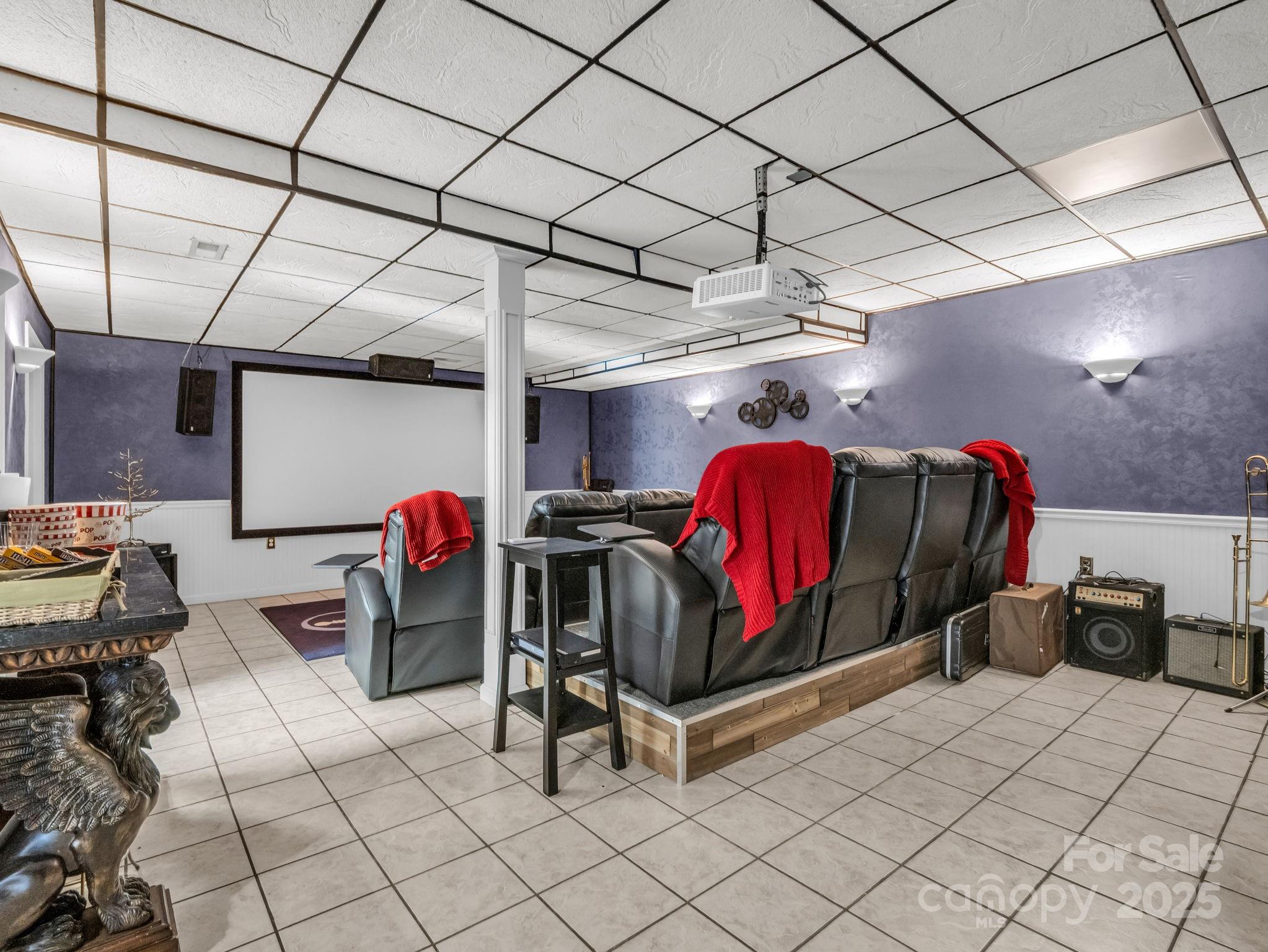 1102 S Mountain Road — Bostic