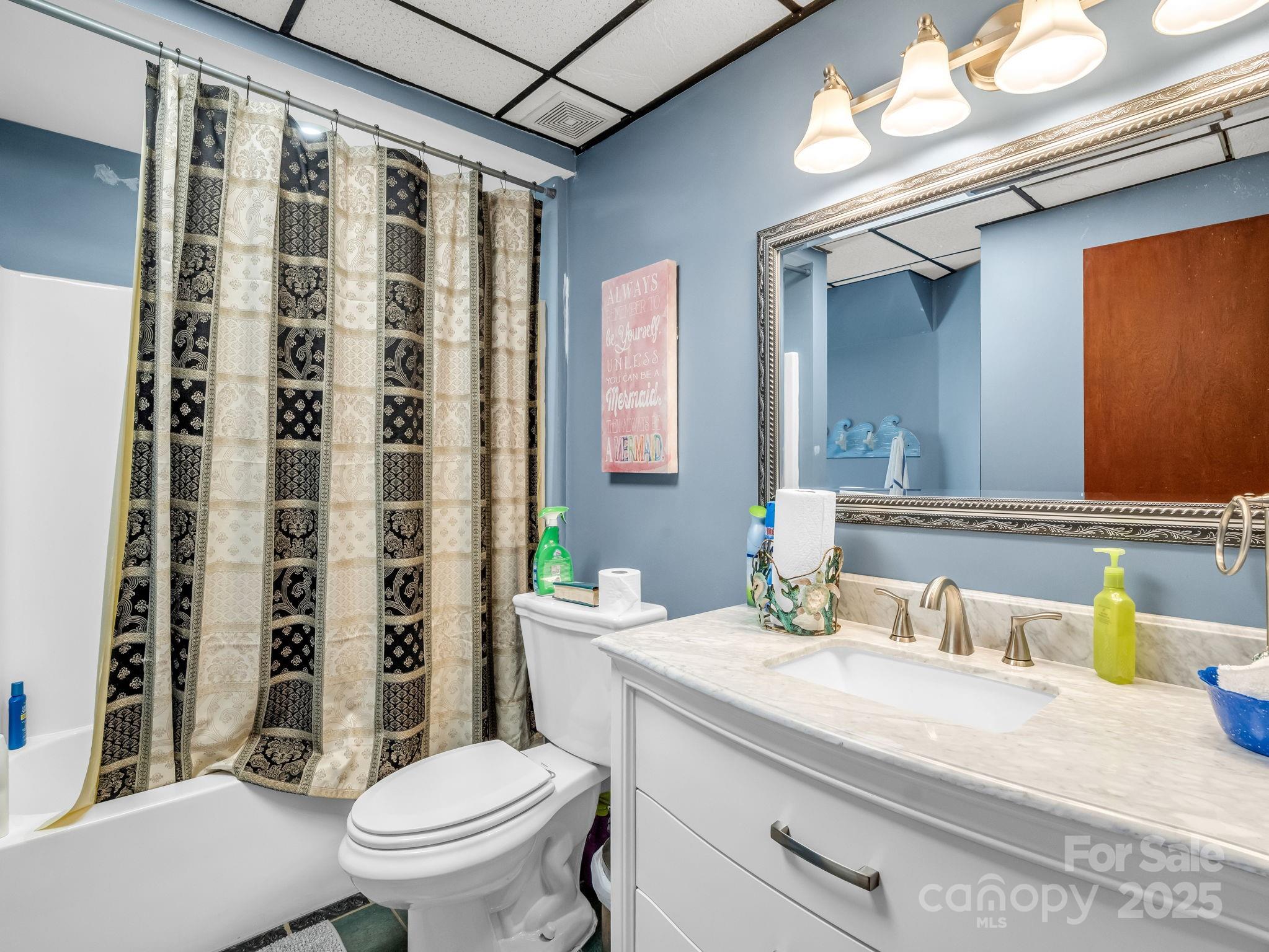 1102 S Mountain Road — Bostic