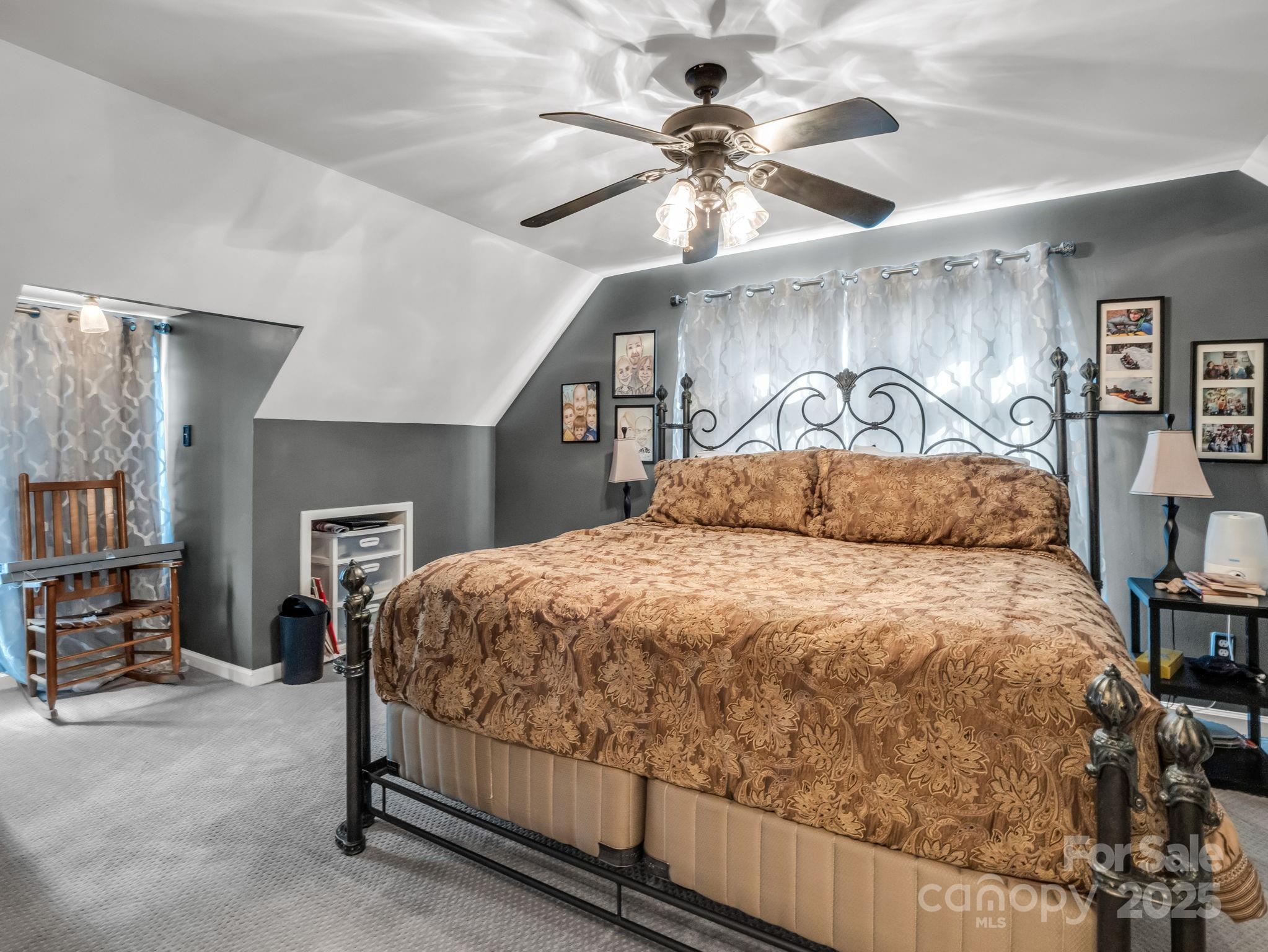 1102 S Mountain Road — Bostic