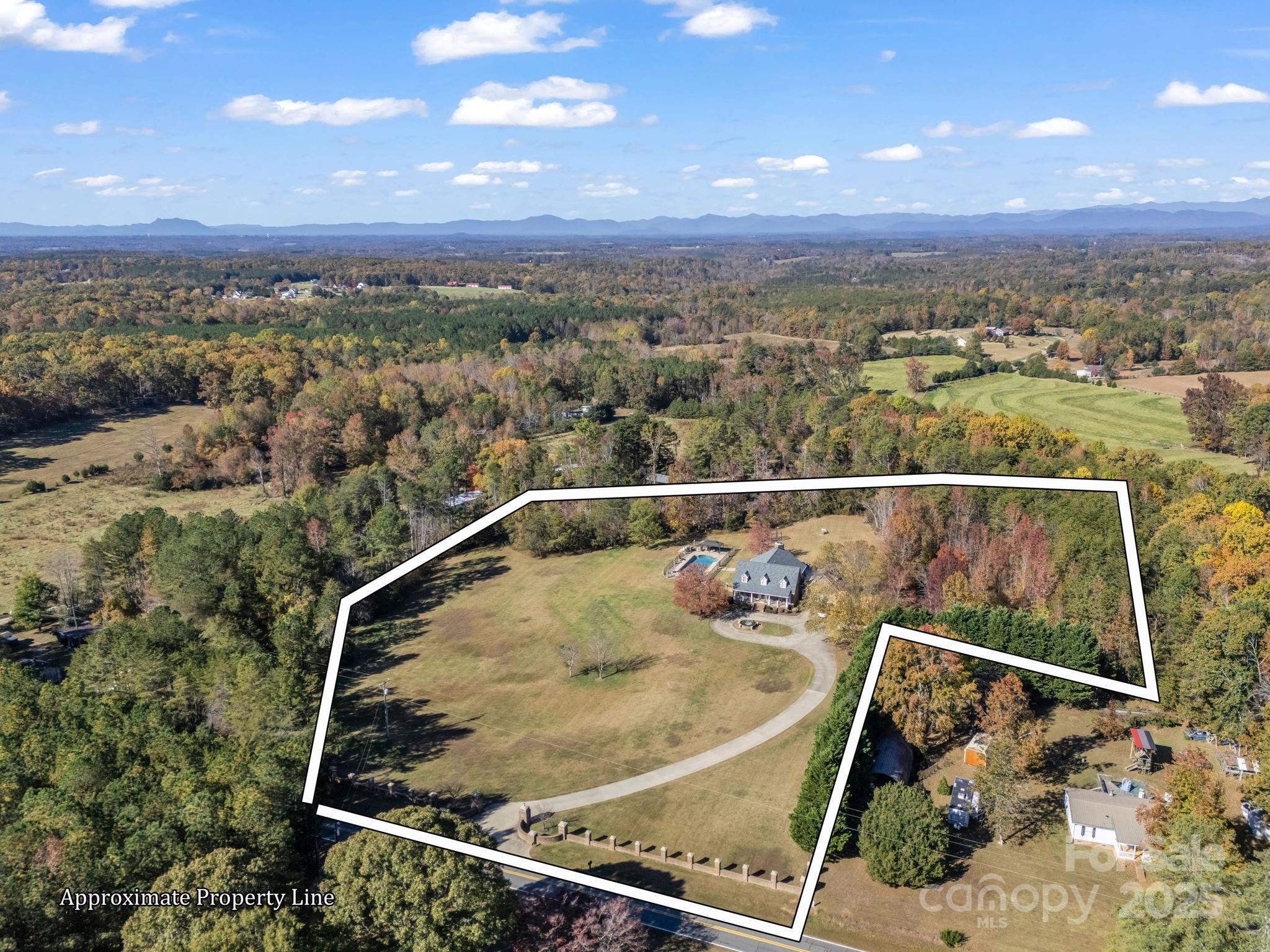 1102 S Mountain Road — Bostic