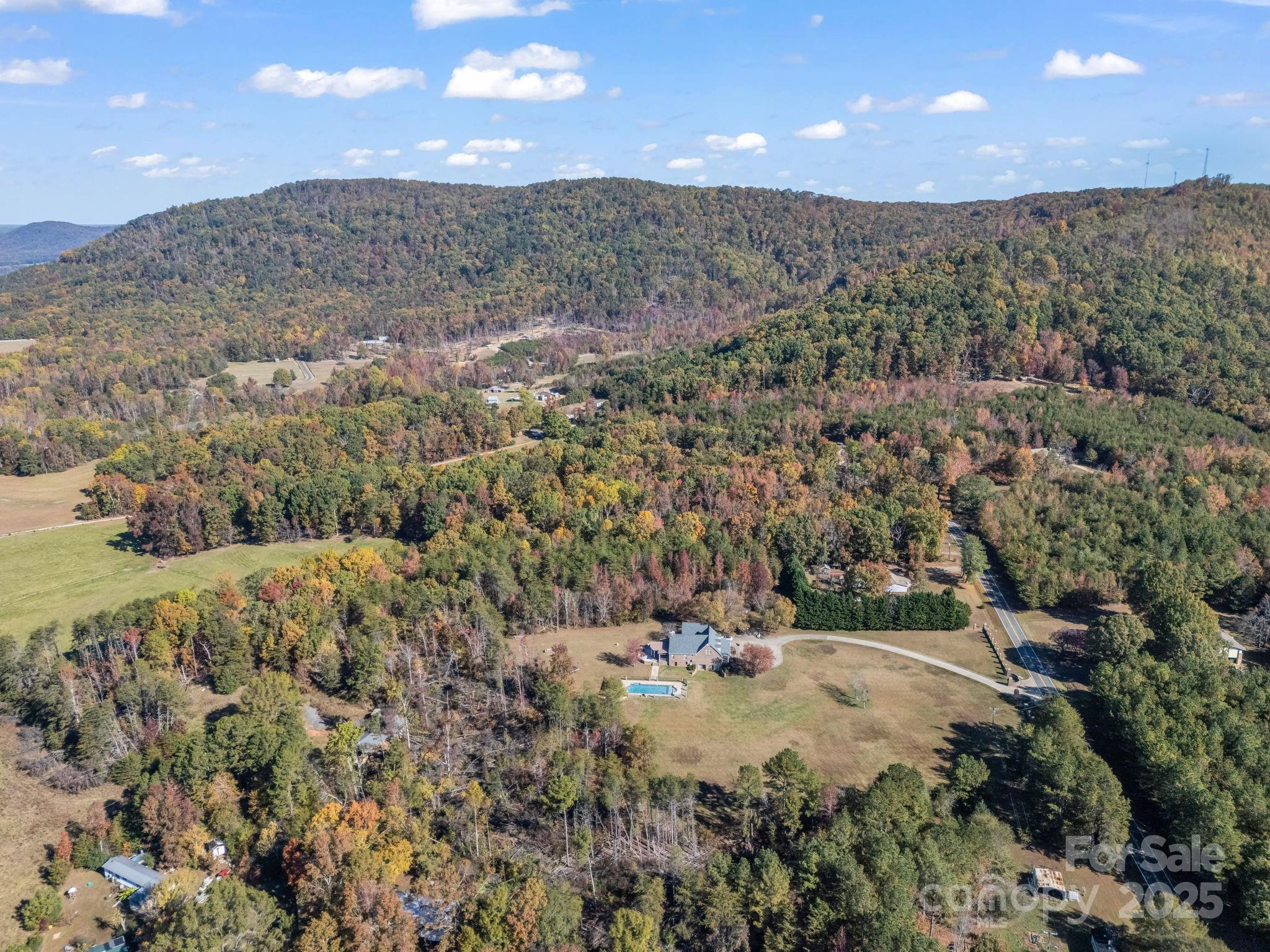 1102 S Mountain Road — Bostic