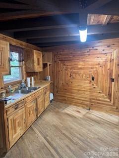667 Pinewood Knoll Drive — Hendersonville