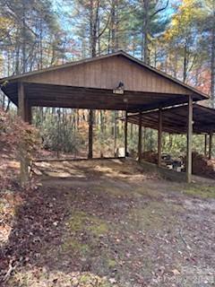 667 Pinewood Knoll Drive — Hendersonville