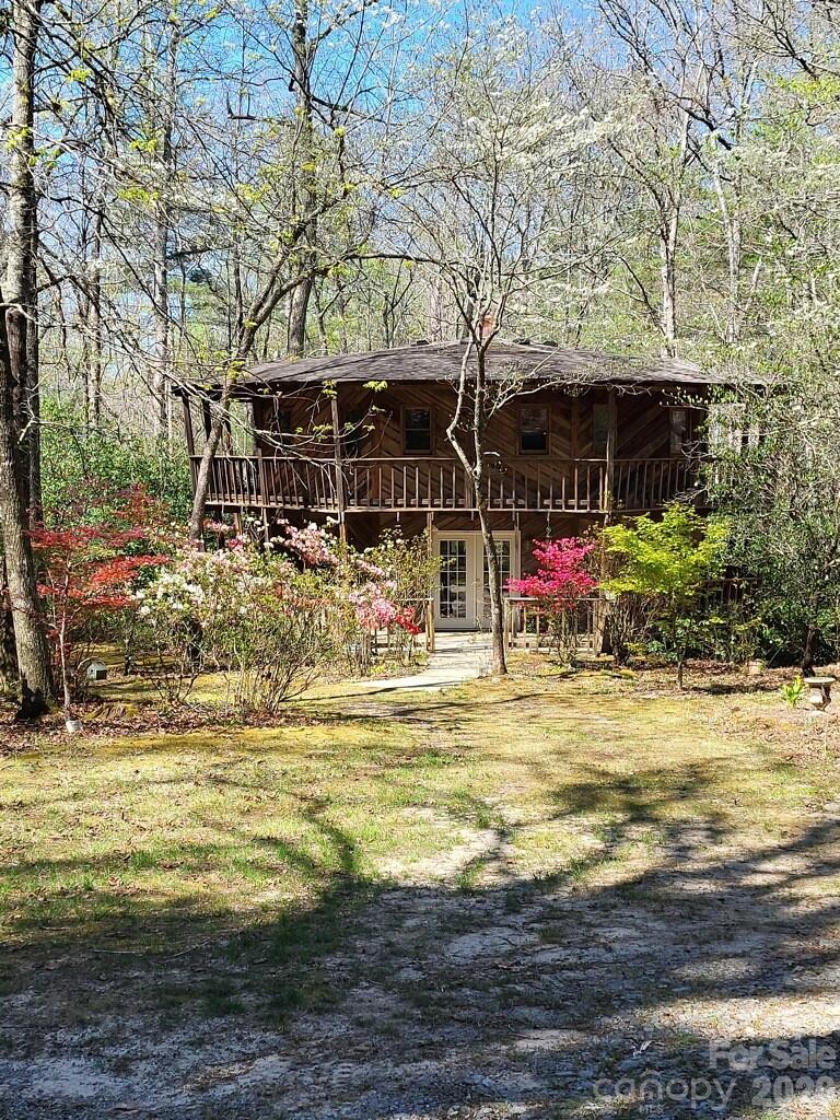 667 Pinewood Knoll Drive — Hendersonville