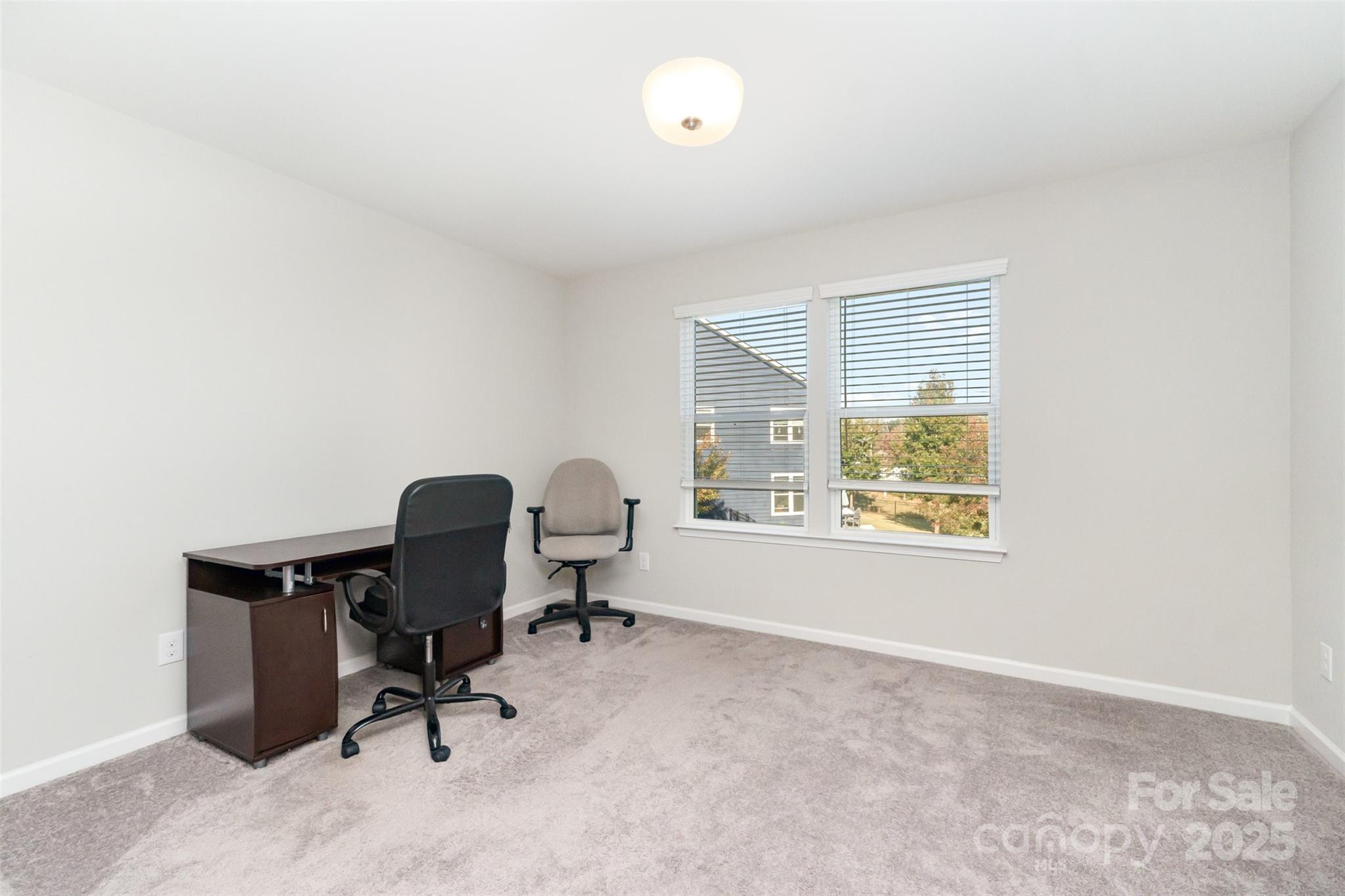 423 Crisfield Court — York