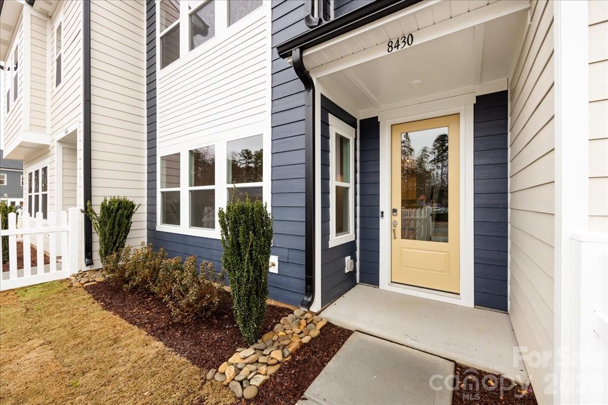 8430 Discovery Lane — Charlotte