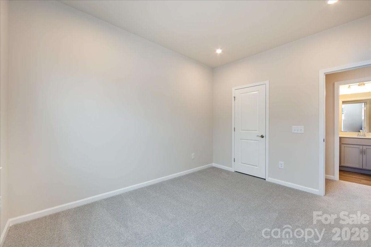 8430 Discovery Lane — Charlotte