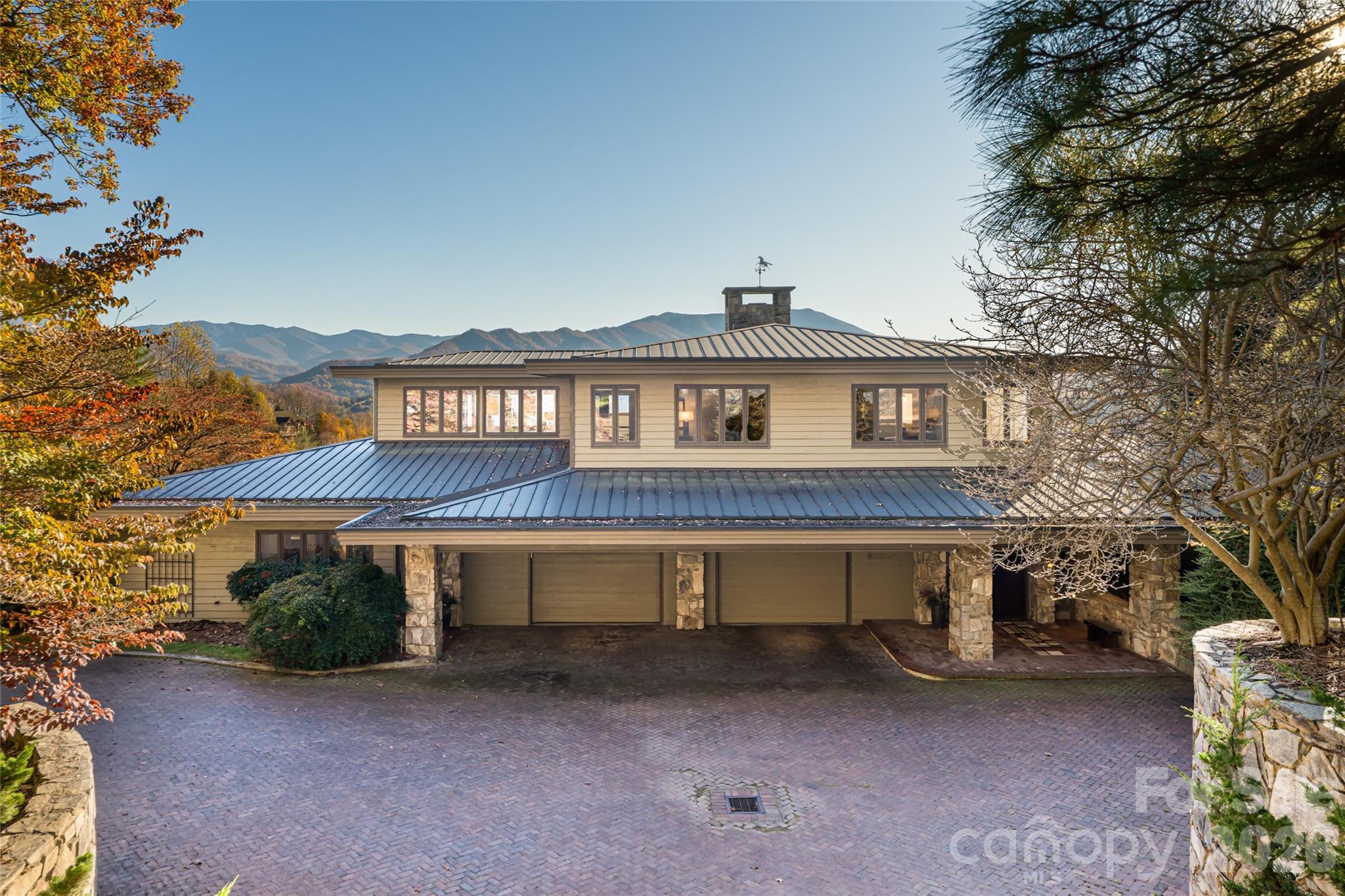 820 Laurel Ridge Drive — Waynesville