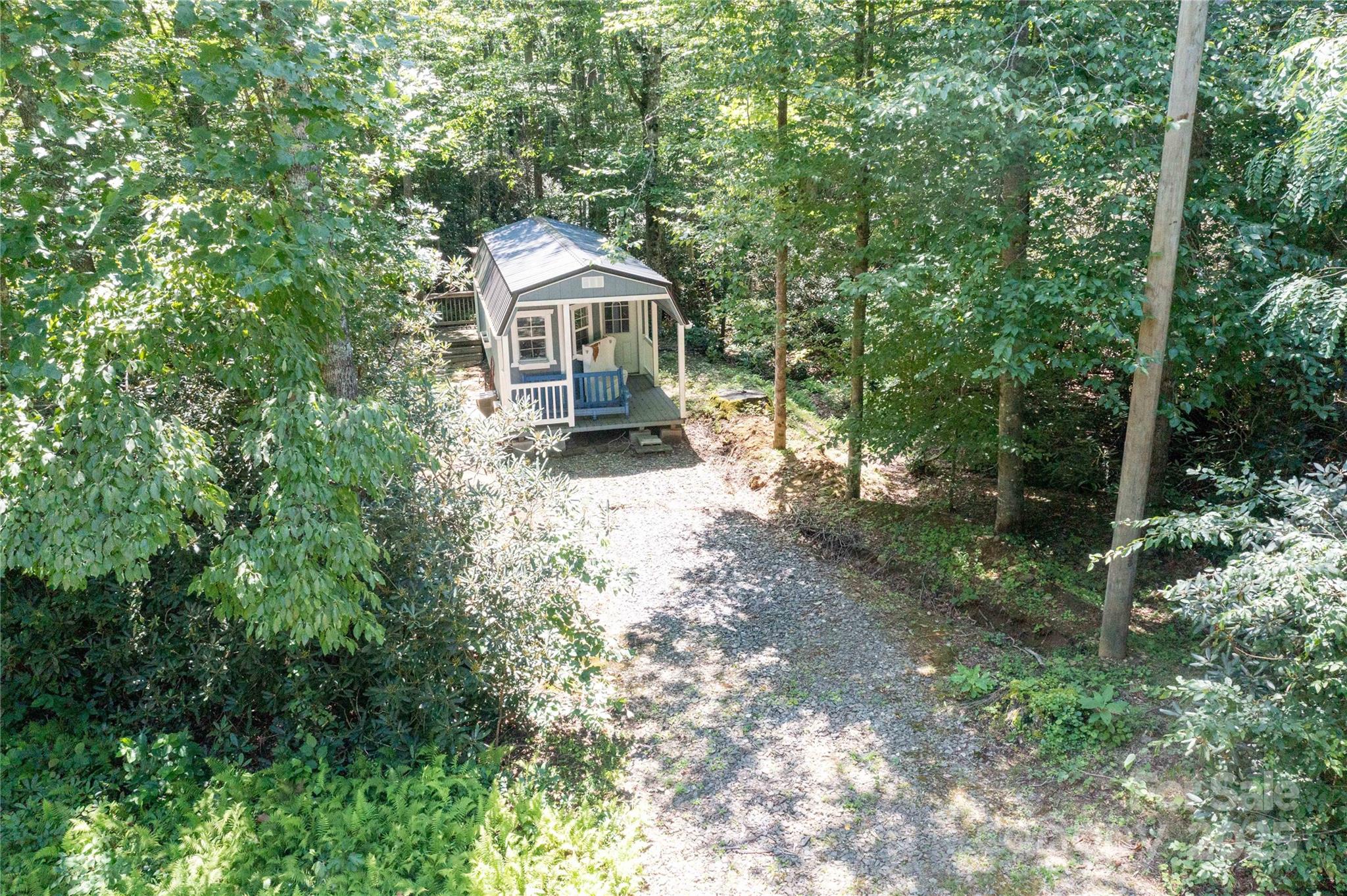 245 White Oak Creek Road — Burnsville