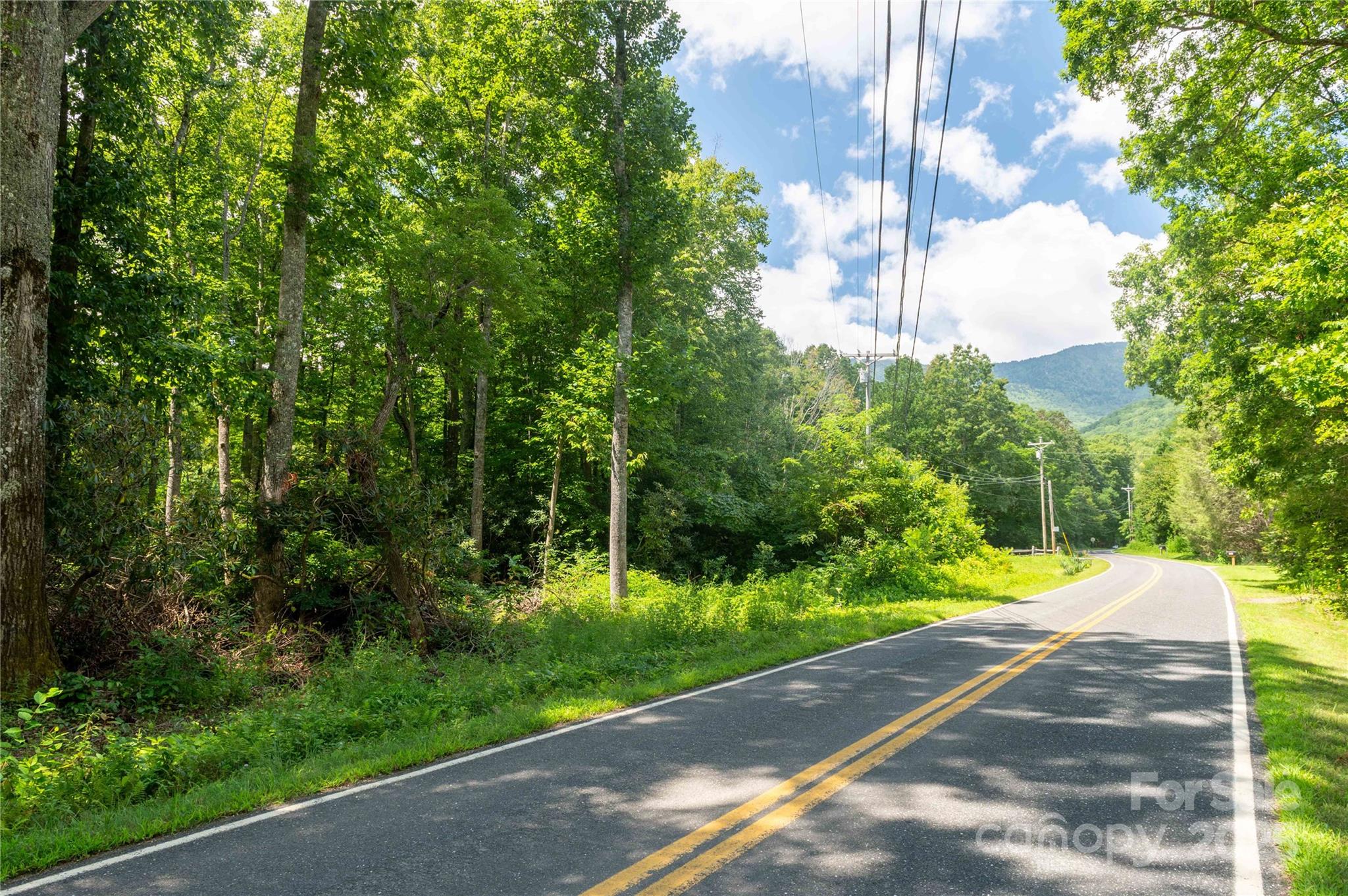 245 White Oak Creek Road — Burnsville