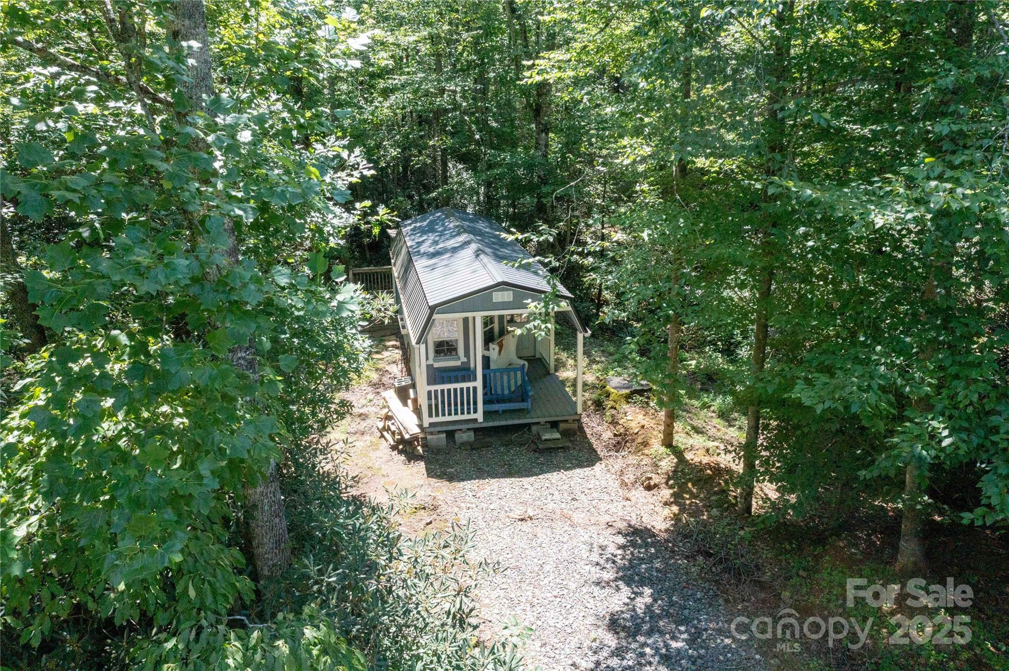 245 White Oak Creek Road — Burnsville