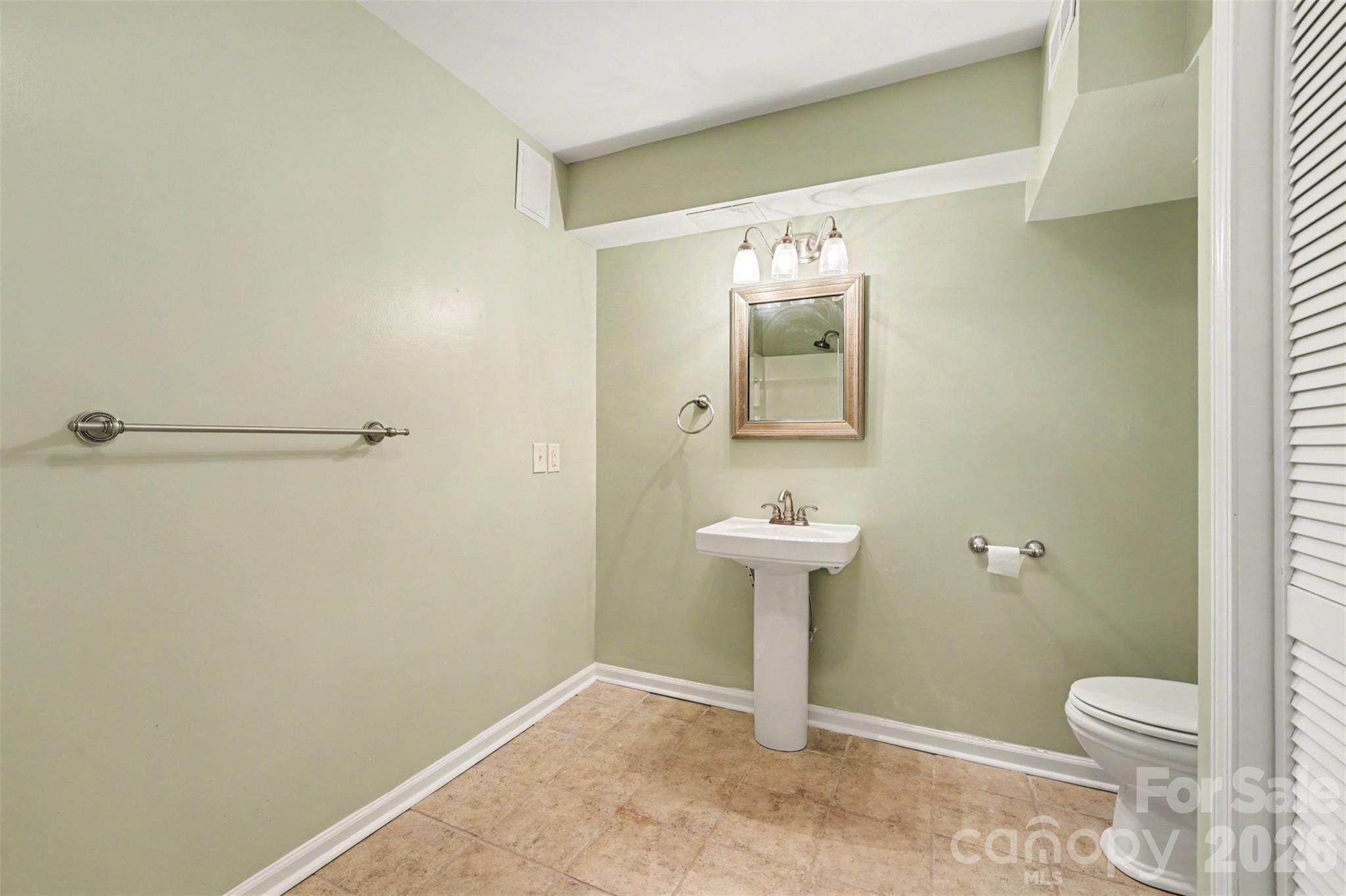 7088 Wateredge Drive — Sherrills Ford