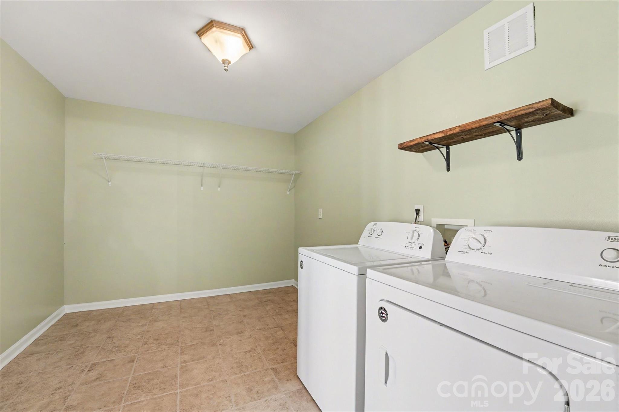 7088 Wateredge Drive — Sherrills Ford