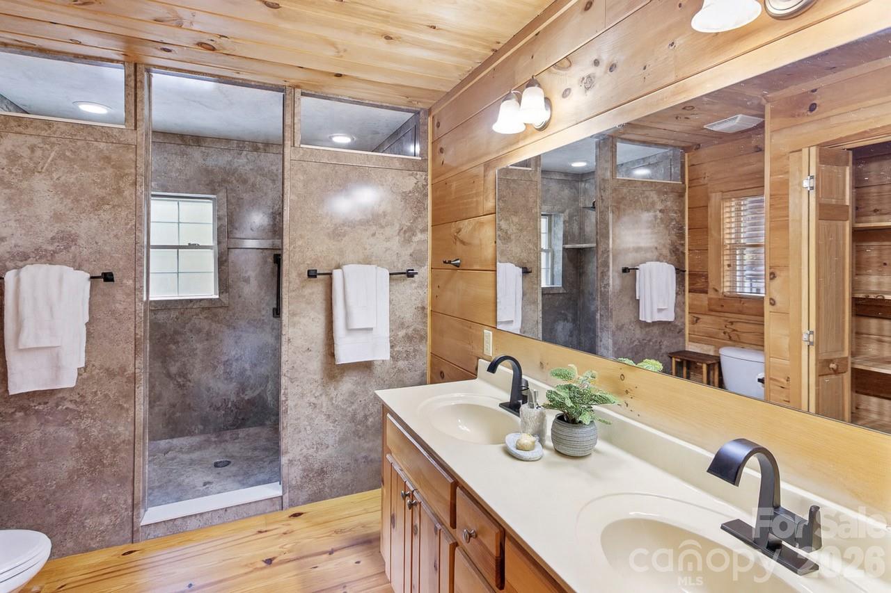 17 Aaron Way — Waynesville