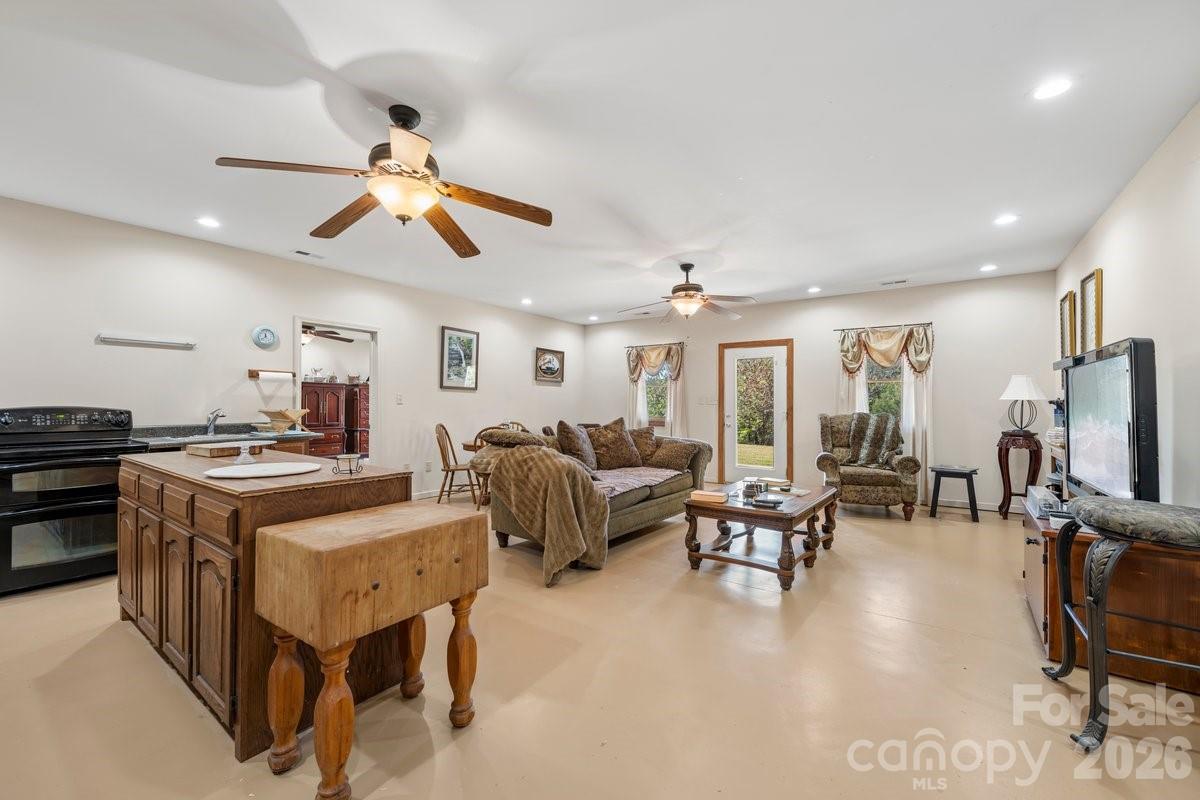 492 Starr Ridge Road — Gaffney