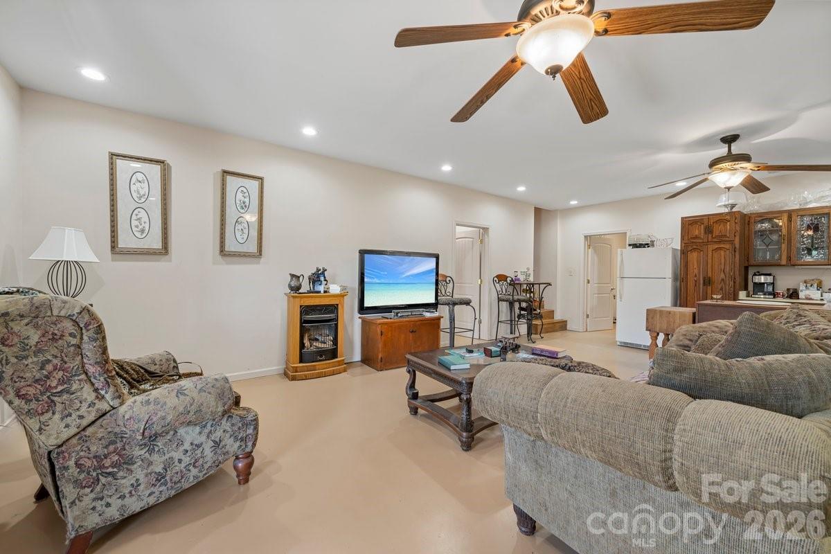 492 Starr Ridge Road — Gaffney