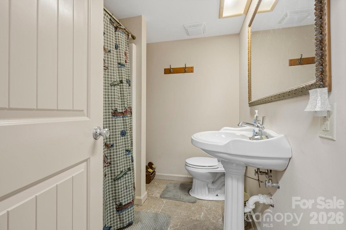 492 Starr Ridge Road — Gaffney