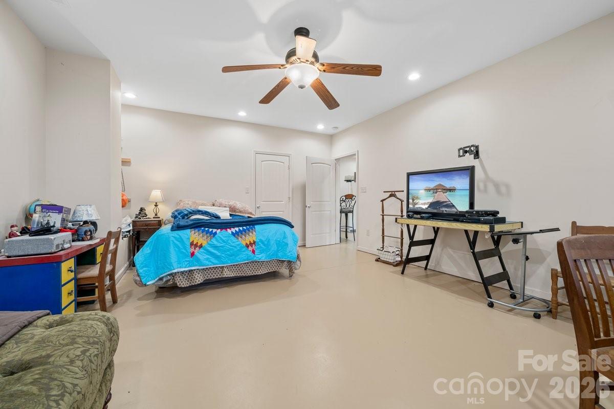 492 Starr Ridge Road — Gaffney