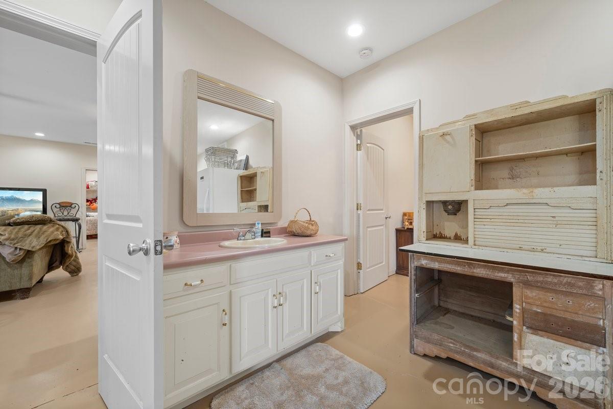 492 Starr Ridge Road — Gaffney