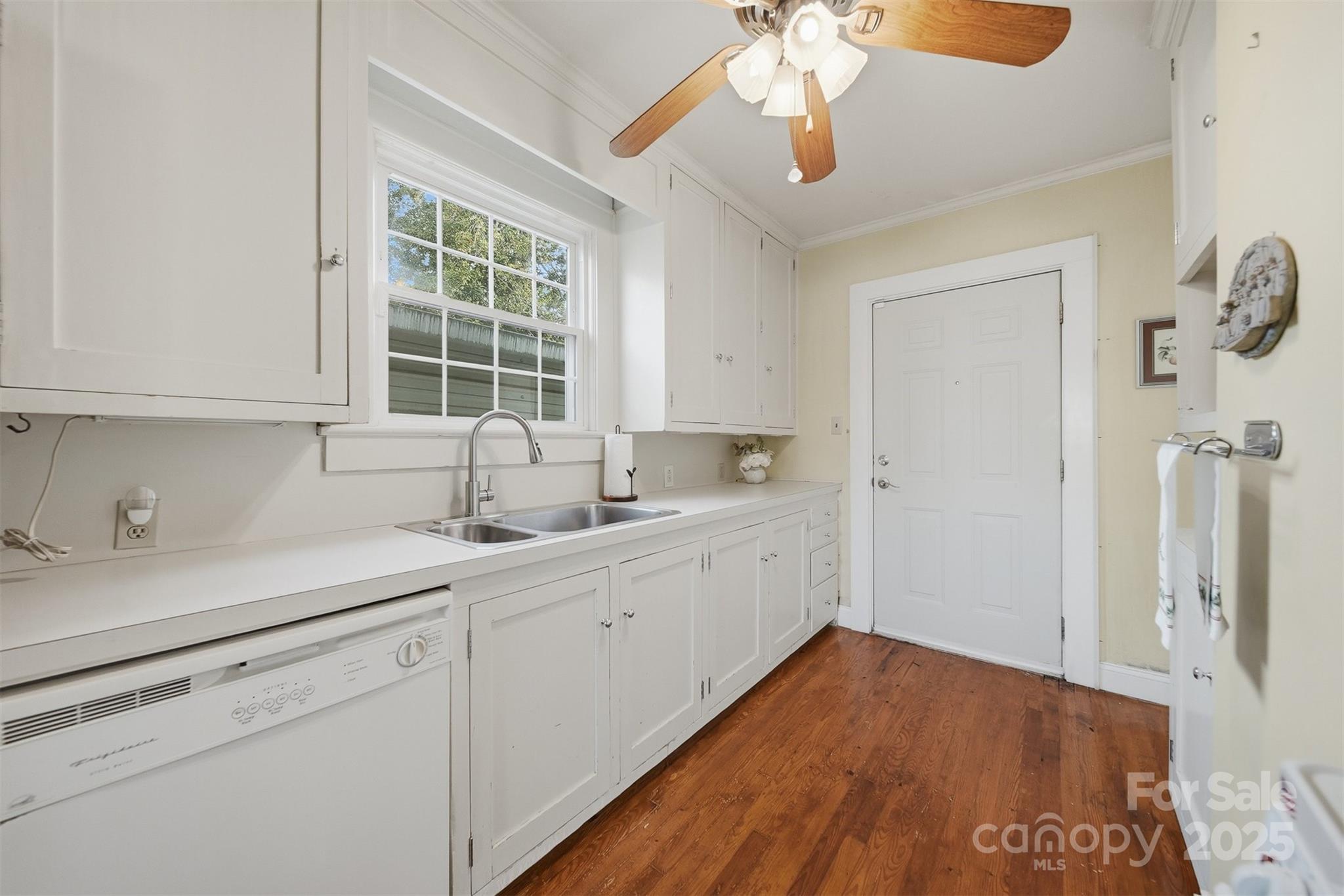 323 4th Street Place SW — Hickory